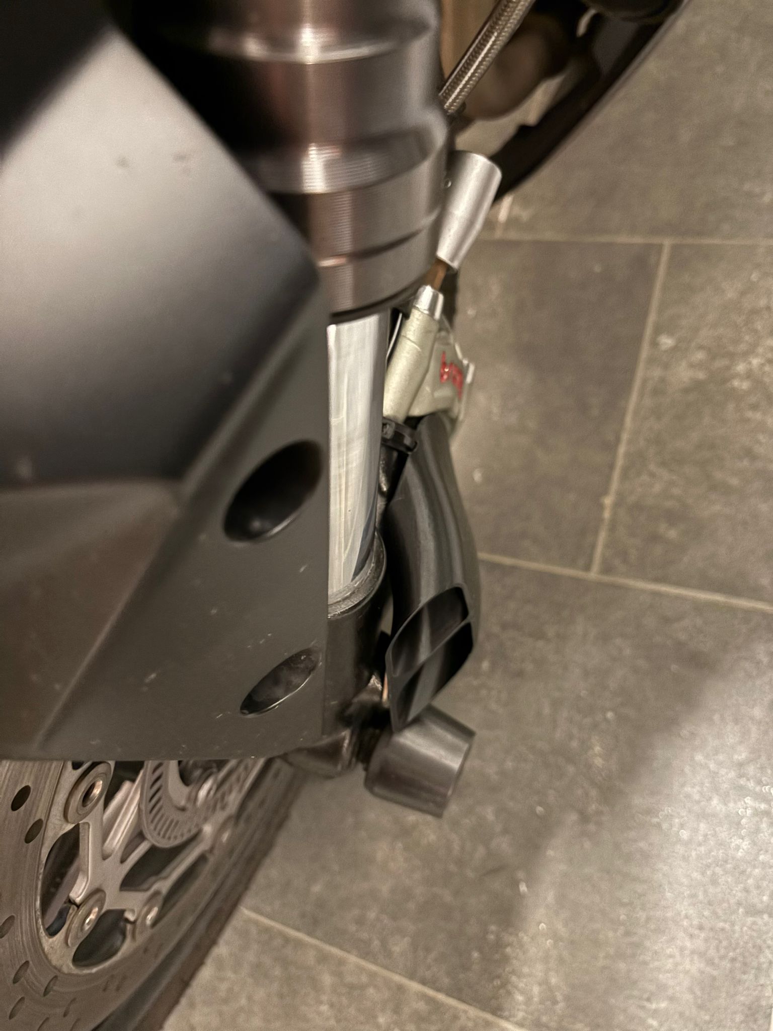 Conduit d'air étrier Triumph Speed/Street Triple 765 2020-2025