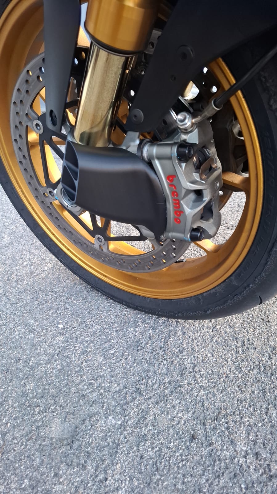 Conduit d'air étrier Aprilia RSV4 & Tuono Ohlins 