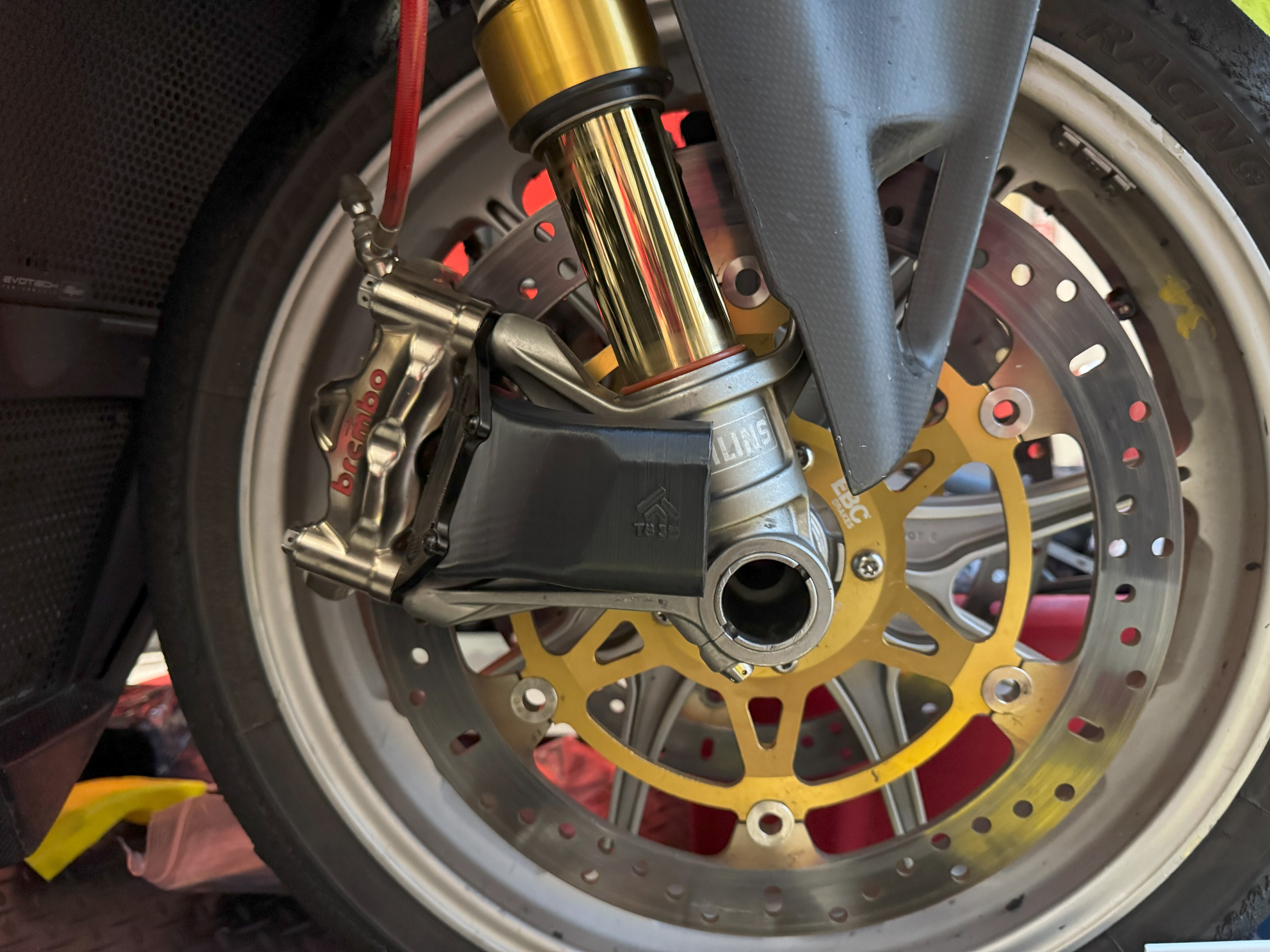 Conduit d'air étrier Ducati Panigale V4 / V4S / V4R (2022-2024)
