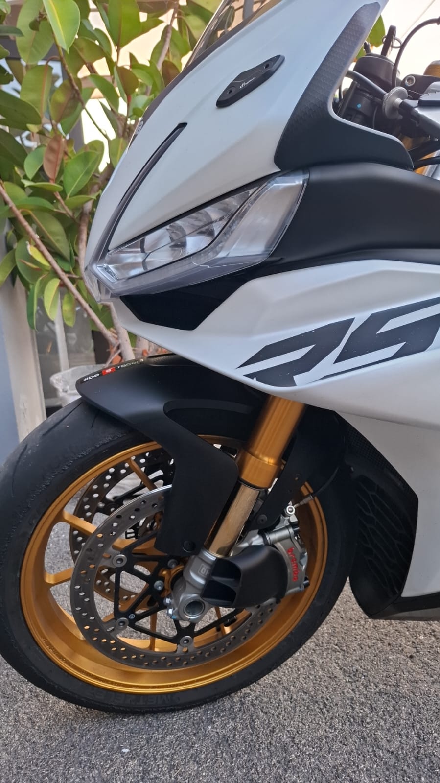 Conduit d'air étrier Aprilia RSV4 & Tuono Ohlins 