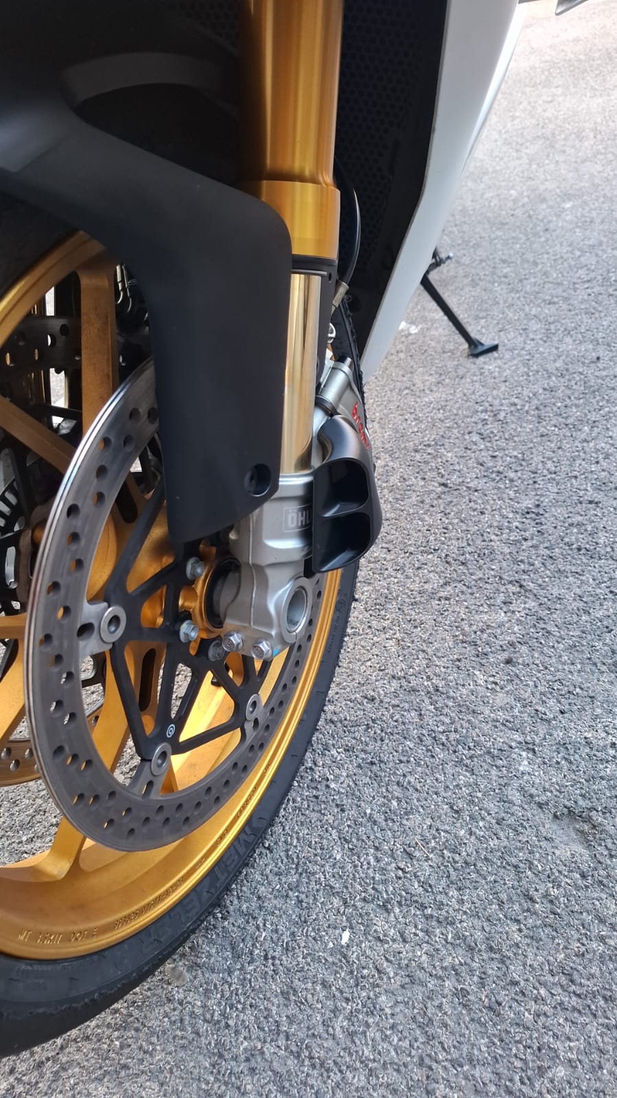 Conduit d'air étrier Aprilia RSV4 & Tuono Ohlins 