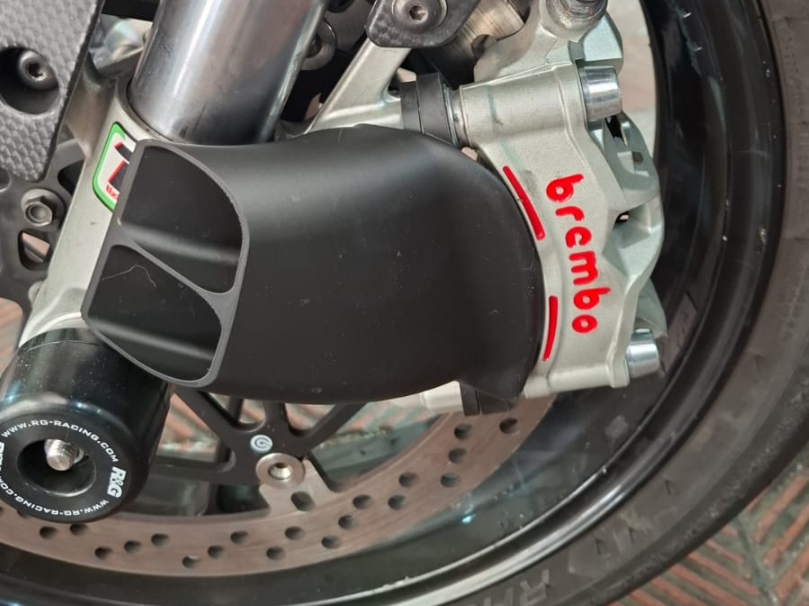 Conduit d'air étrier Aprilia RSV4 & Tuono