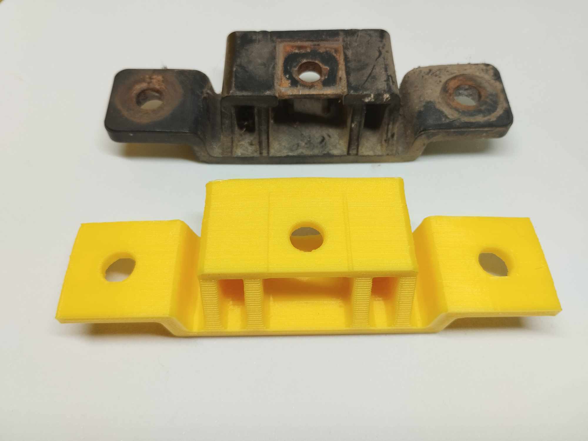 Fixation pare-choc Renault Super 5