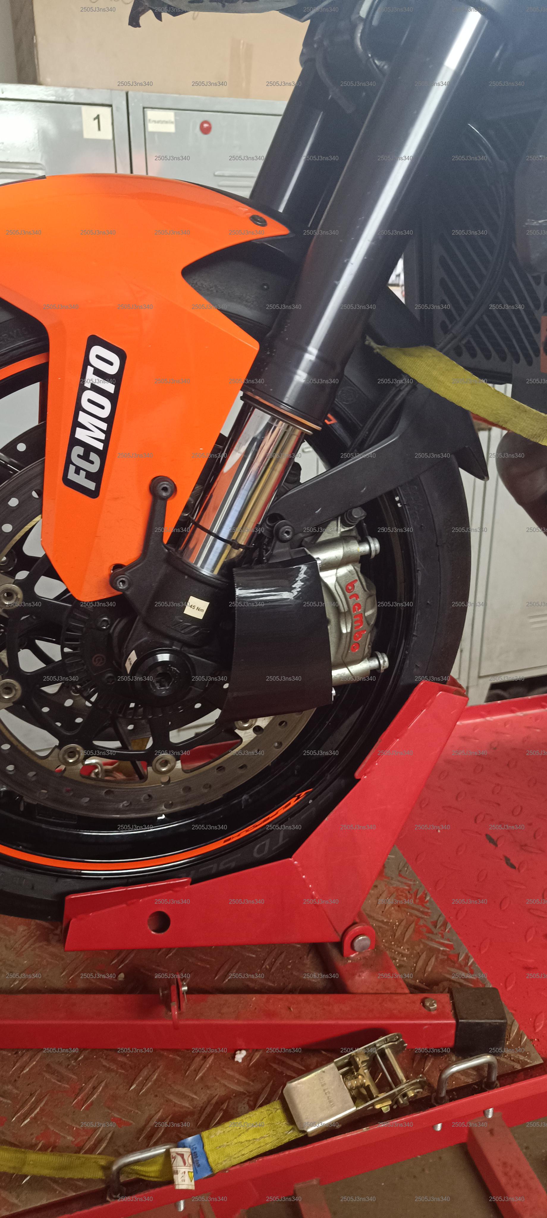 Conduit d'air étrier KTM SuperDuke 1290R 