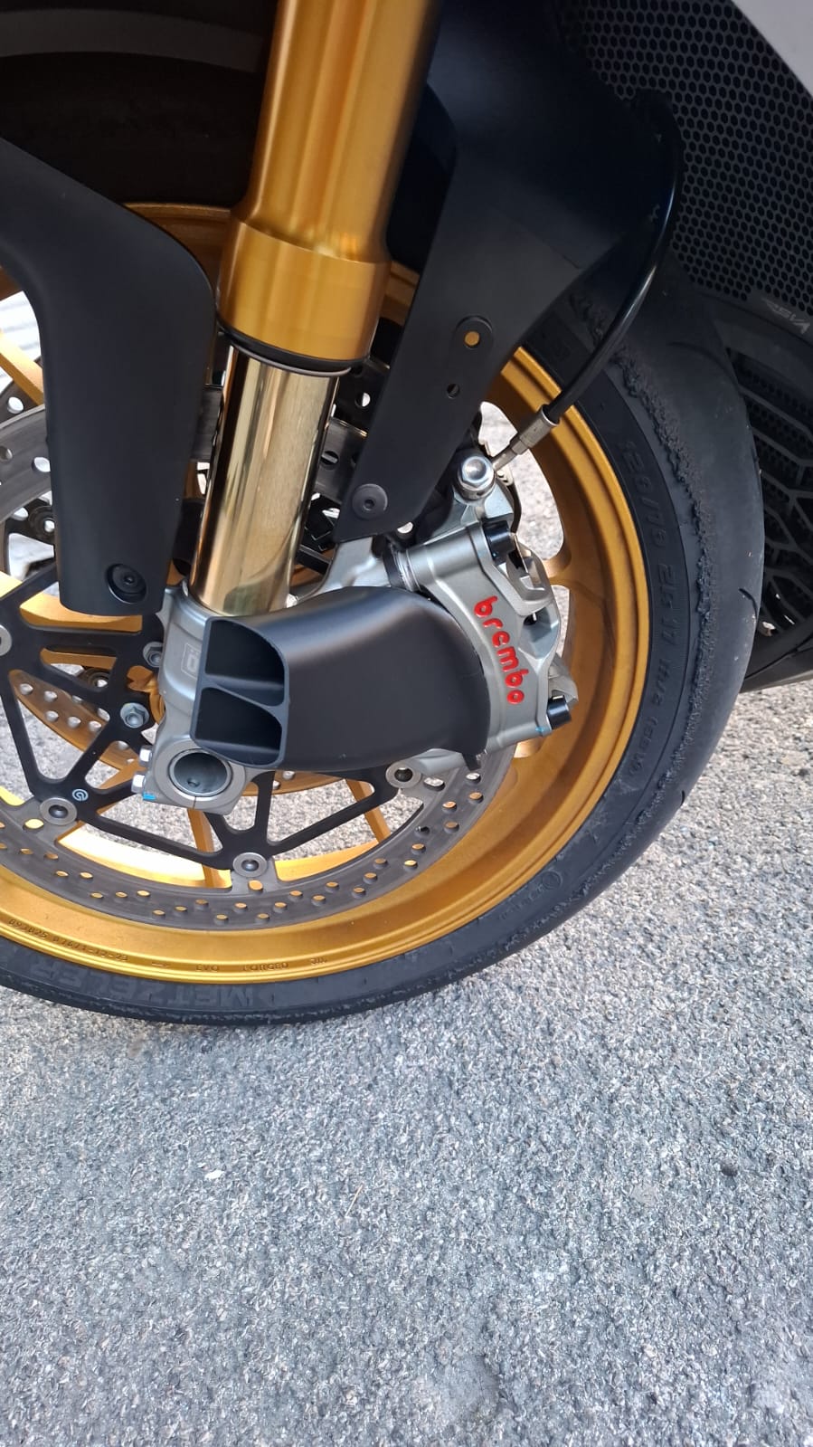 Conduit d'air étrier Aprilia RSV4 & Tuono Ohlins 