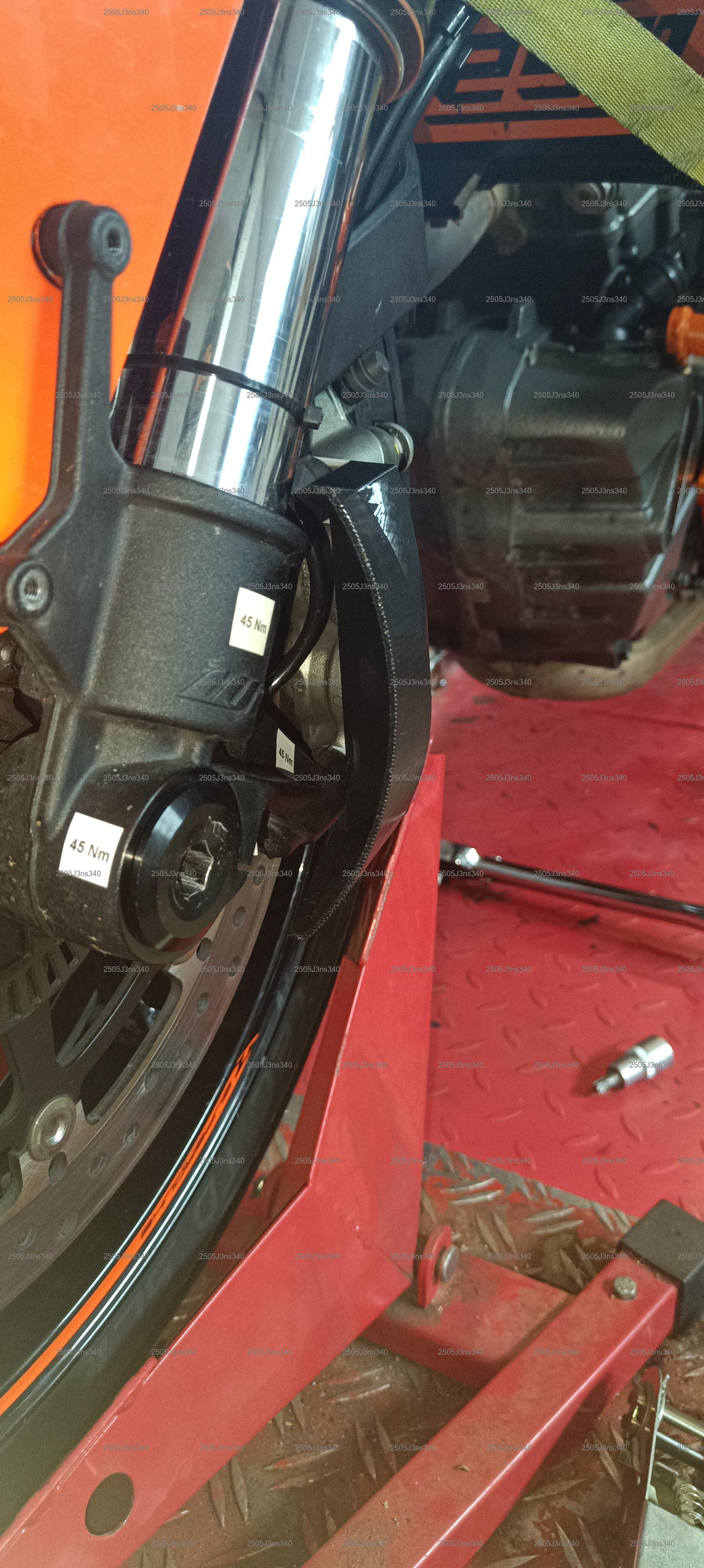 Conduit d'air étrier KTM SuperDuke 1290R 