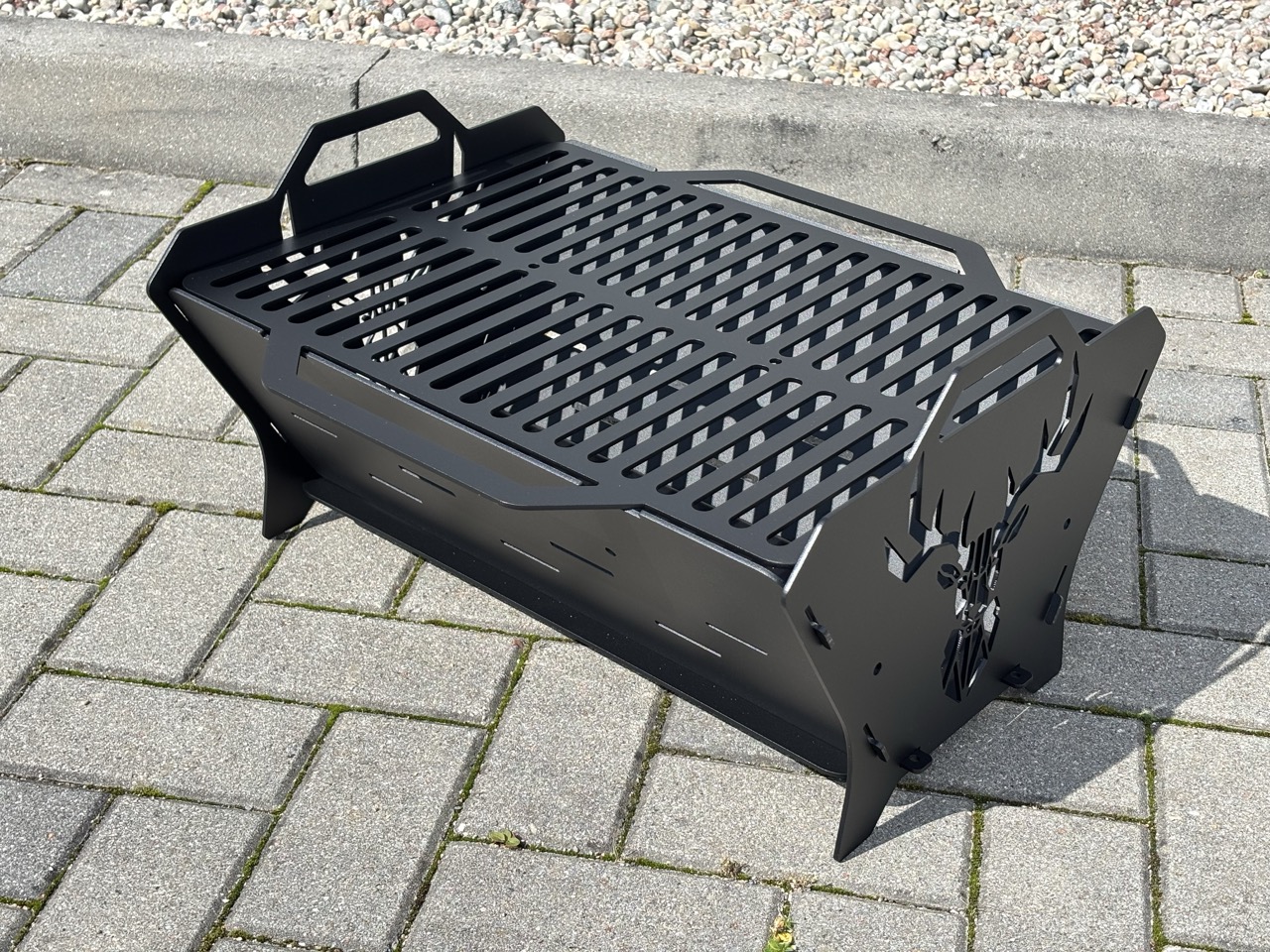 Zusammenklappbarer Grill „Eiserner Hirsch“