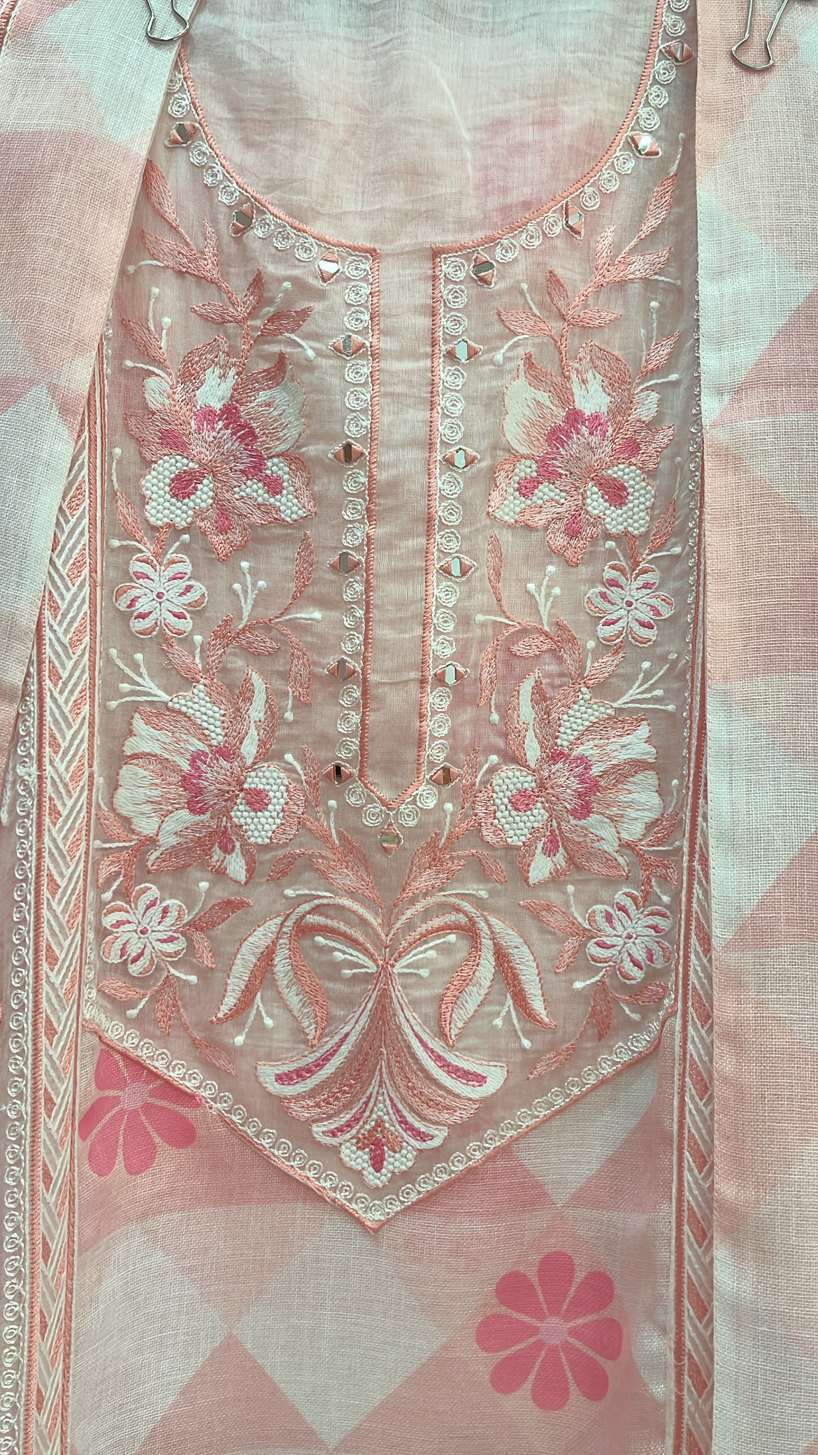 Elegant Pink Linen Suit with Thread work