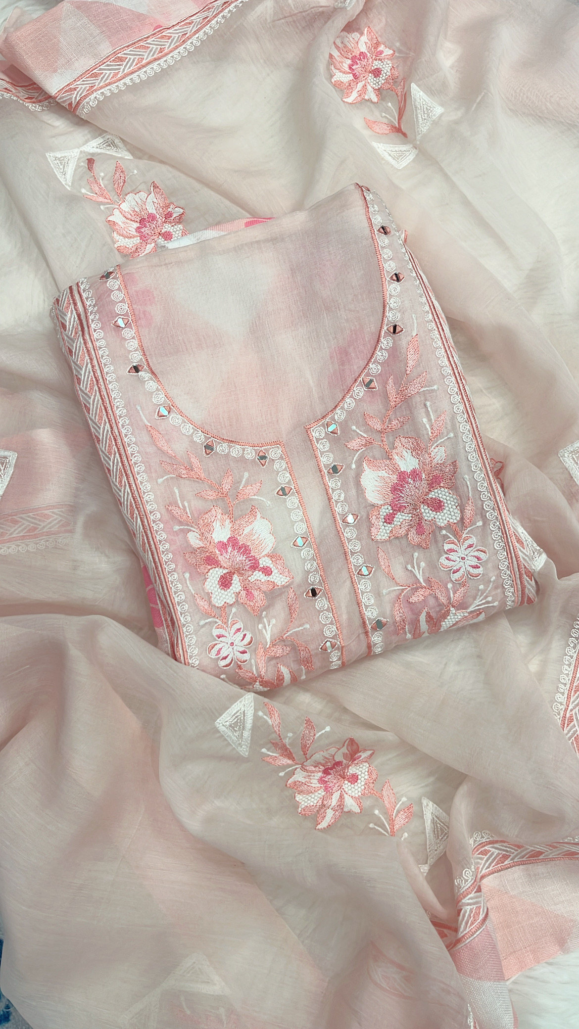 Elegant Pink Linen Suit with Thread work