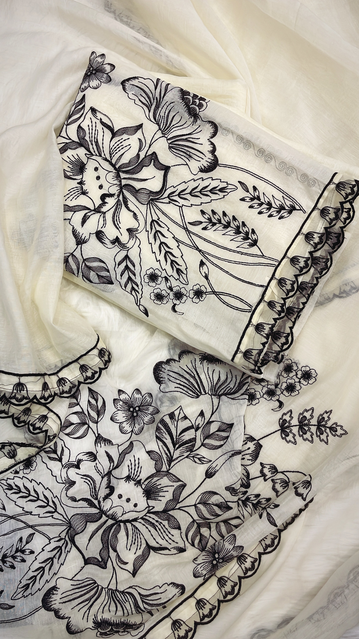 Embroidered Cream Pure Mul Cotton Suit