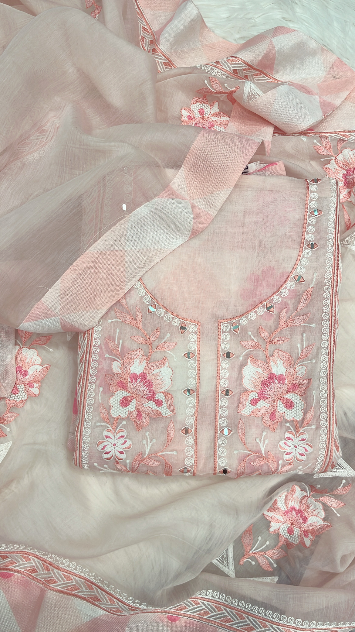 Elegant Pink Linen Suit with Thread work