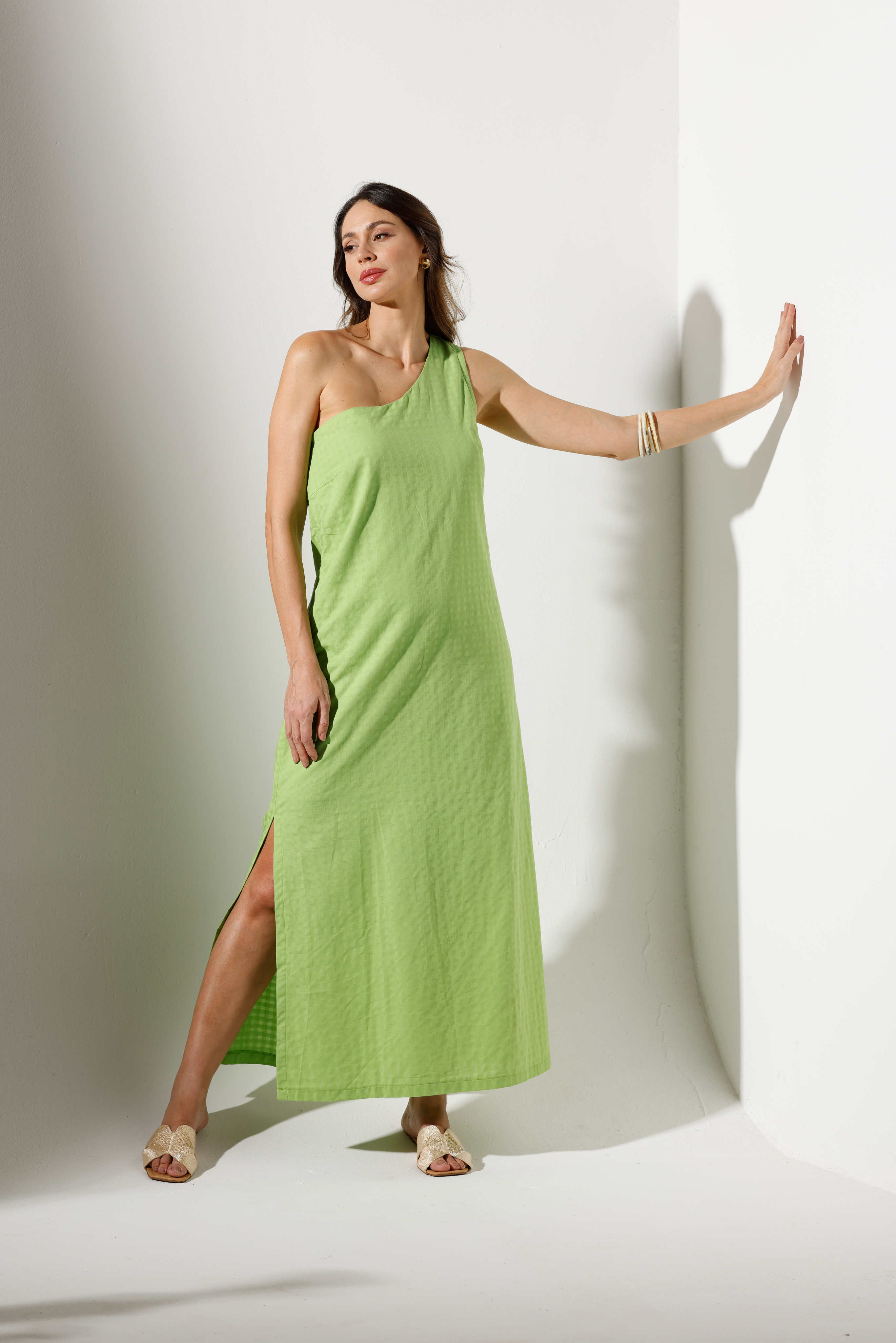 VESTIDO DE UM OMBRO SÓ