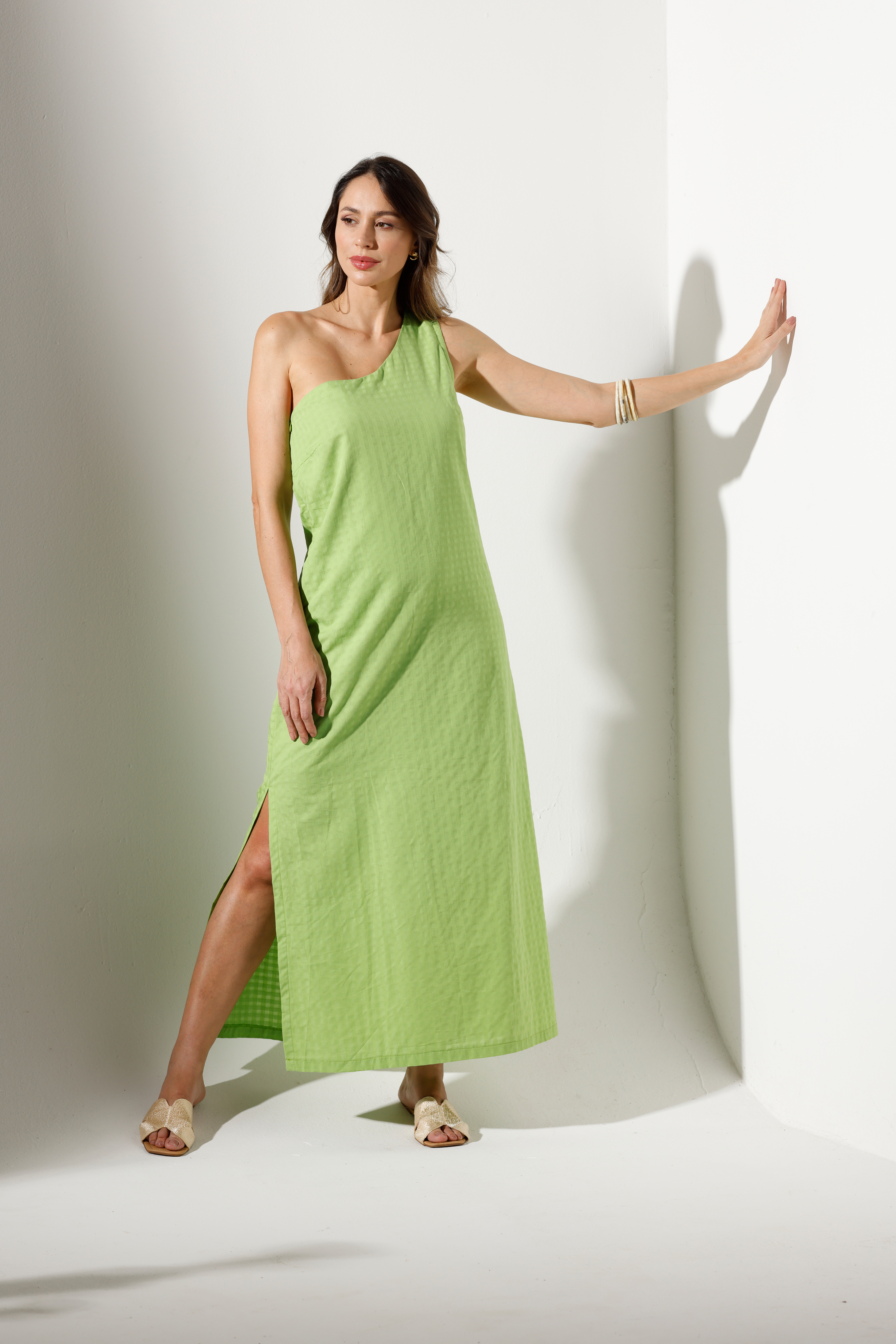 VESTIDO DE UM OMBRO SÓ