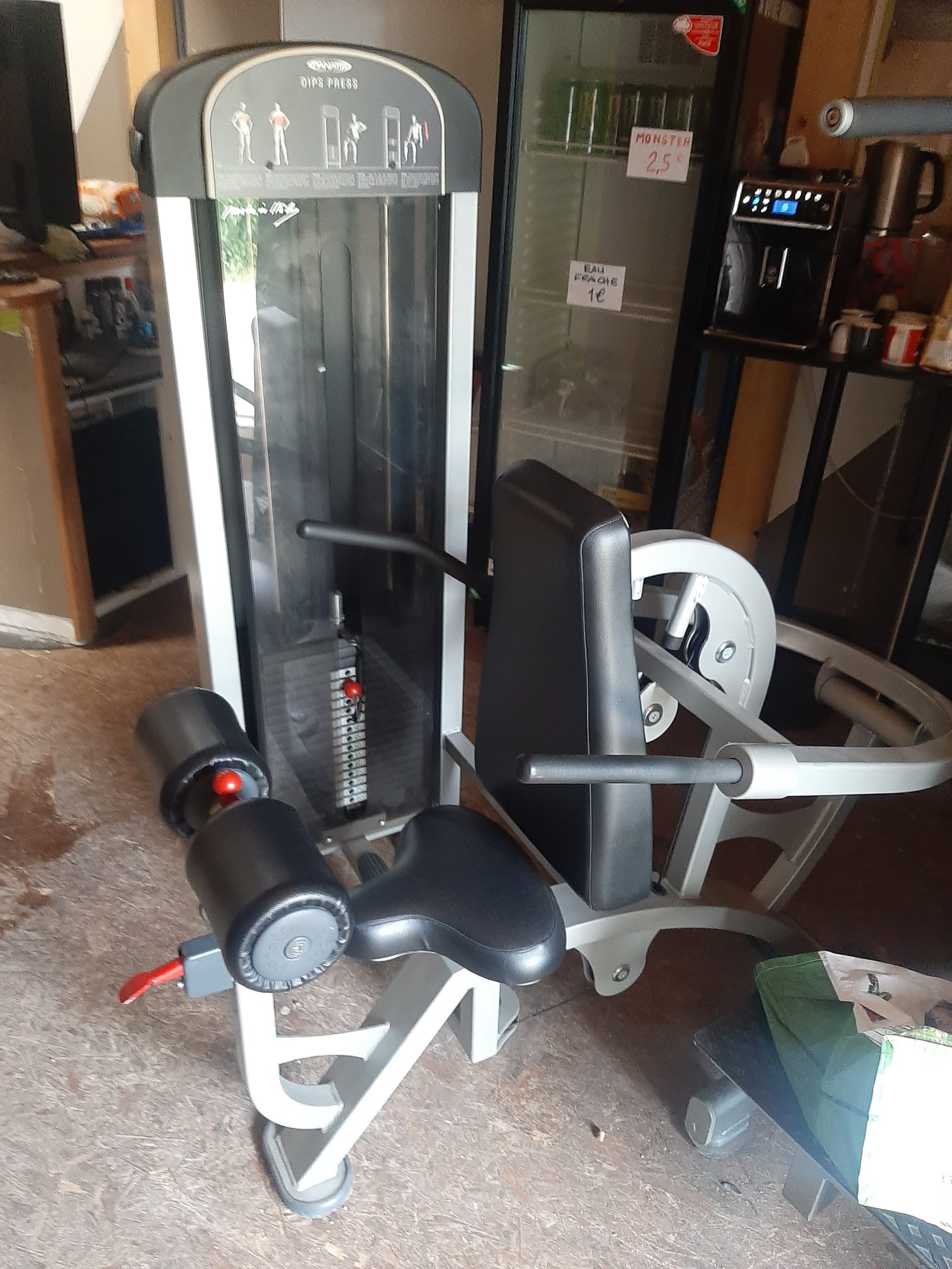 Dips Maschine