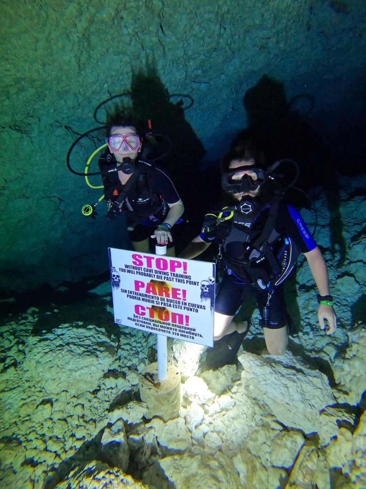 BUCEO EN CAVERNAS O CENOTES