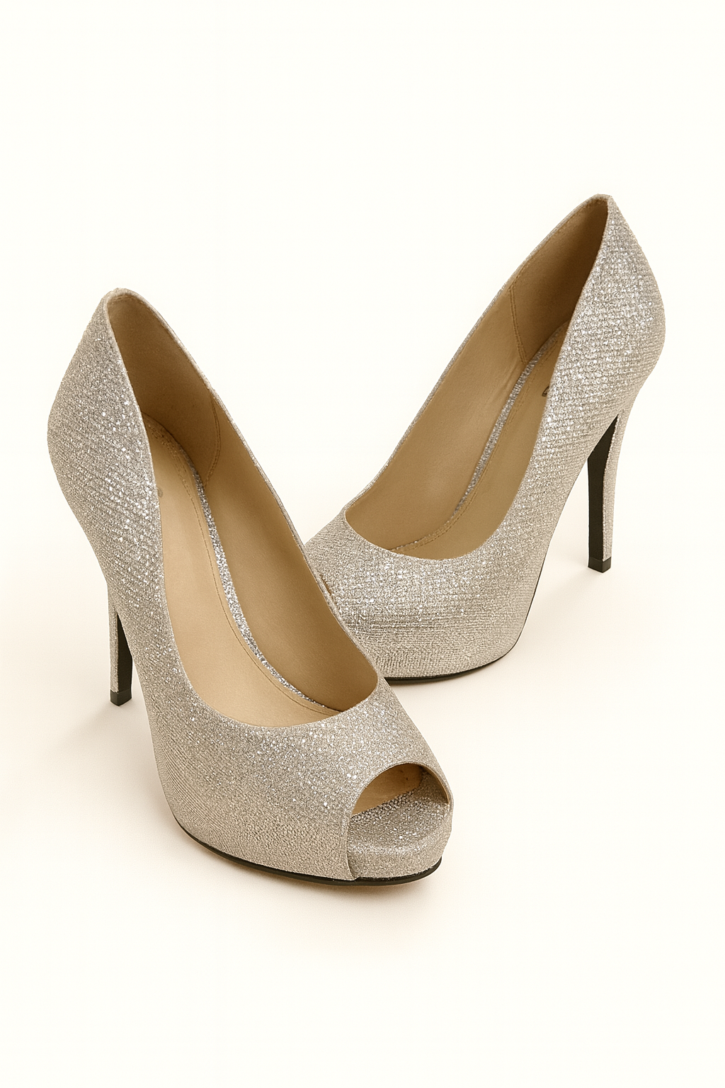 Zapatos de tacón plateados