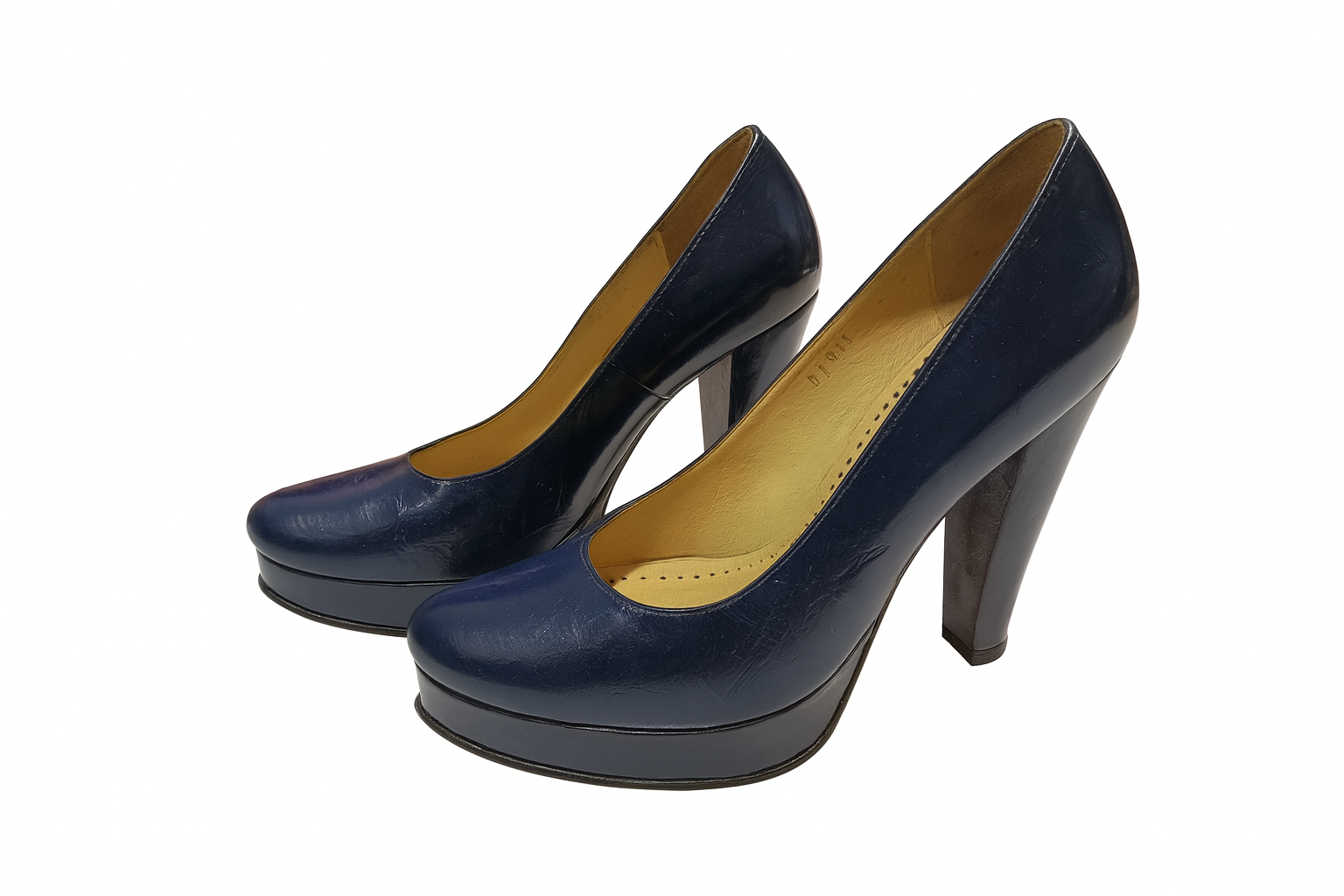 Zapatos de tacón azul marino