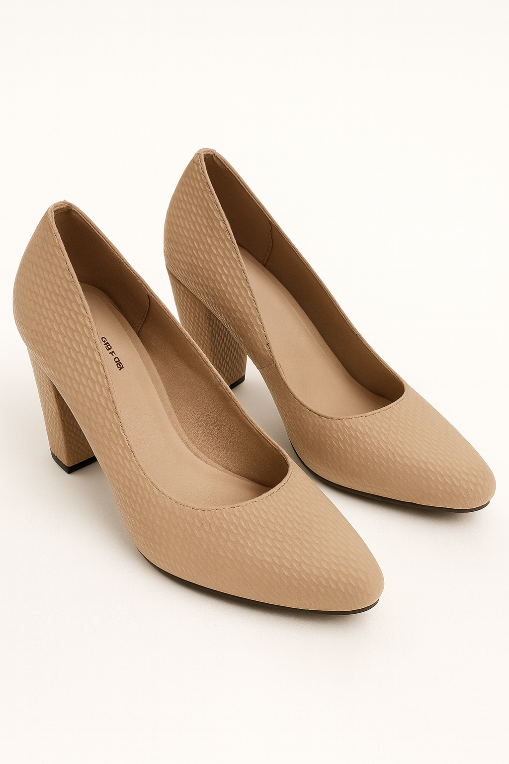 Zapatos de tacón beige