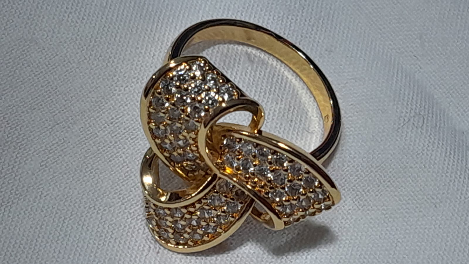 RIFA: Anillo DE CÓCTEL dorado, con CIRCONES