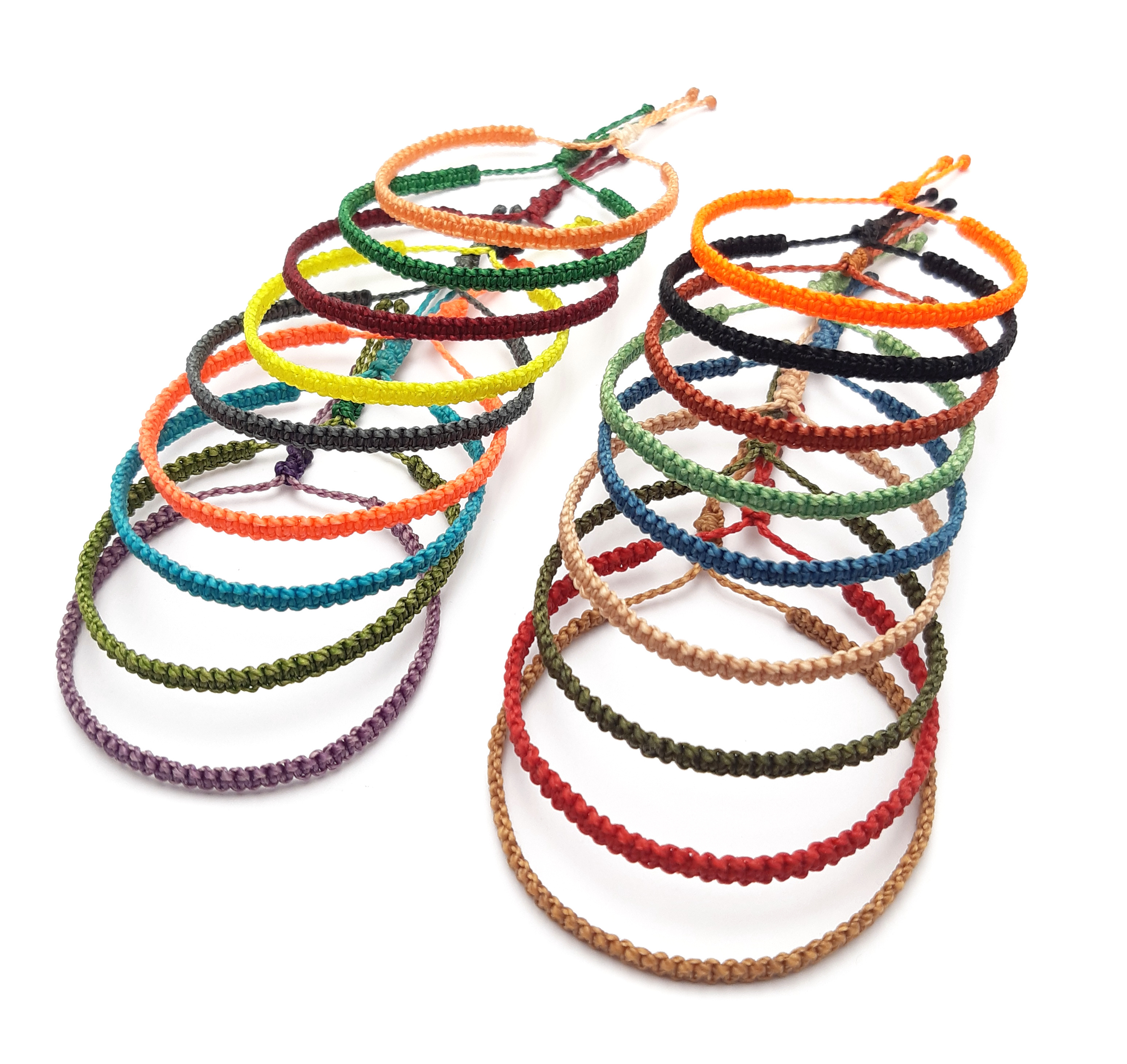 Bracelet Une Couleur Modèle Fin Avec 60 Nuances Au Choix Tissé Main & Nœud Personnalisable