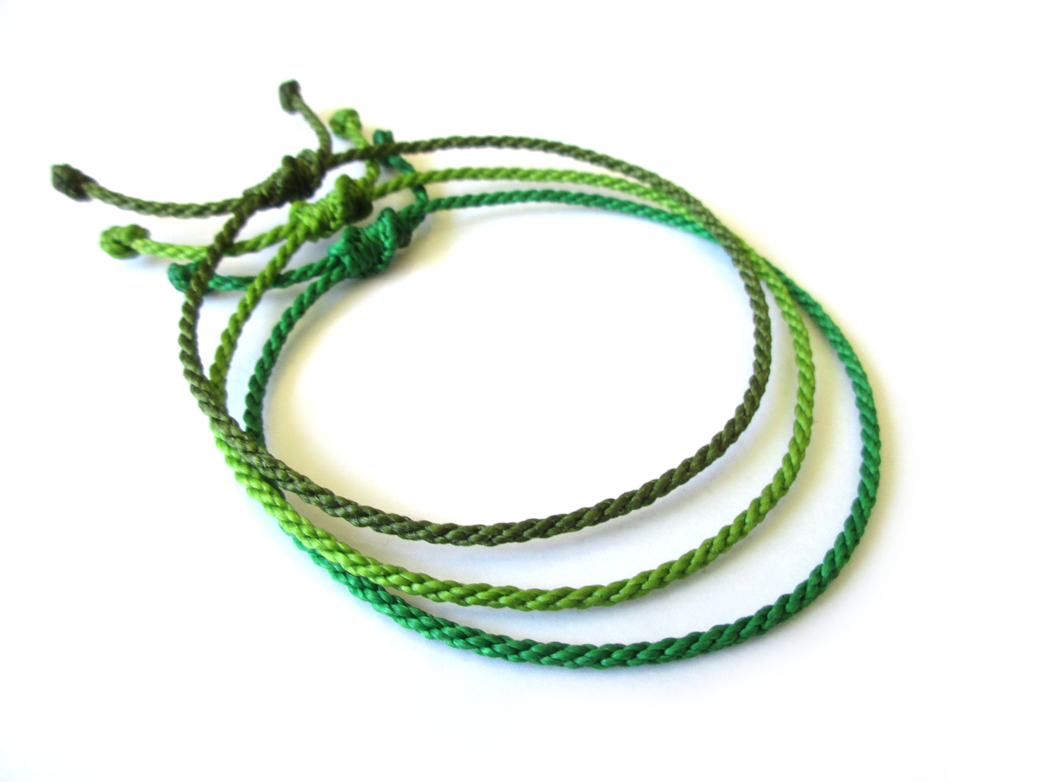 X3 Bracelets Mix Vert Modèle Corde Tressé Main Avec Du Fil Ciré. Résistant à l' Eau & Ajustable Avec Un Nœud Coulissant.