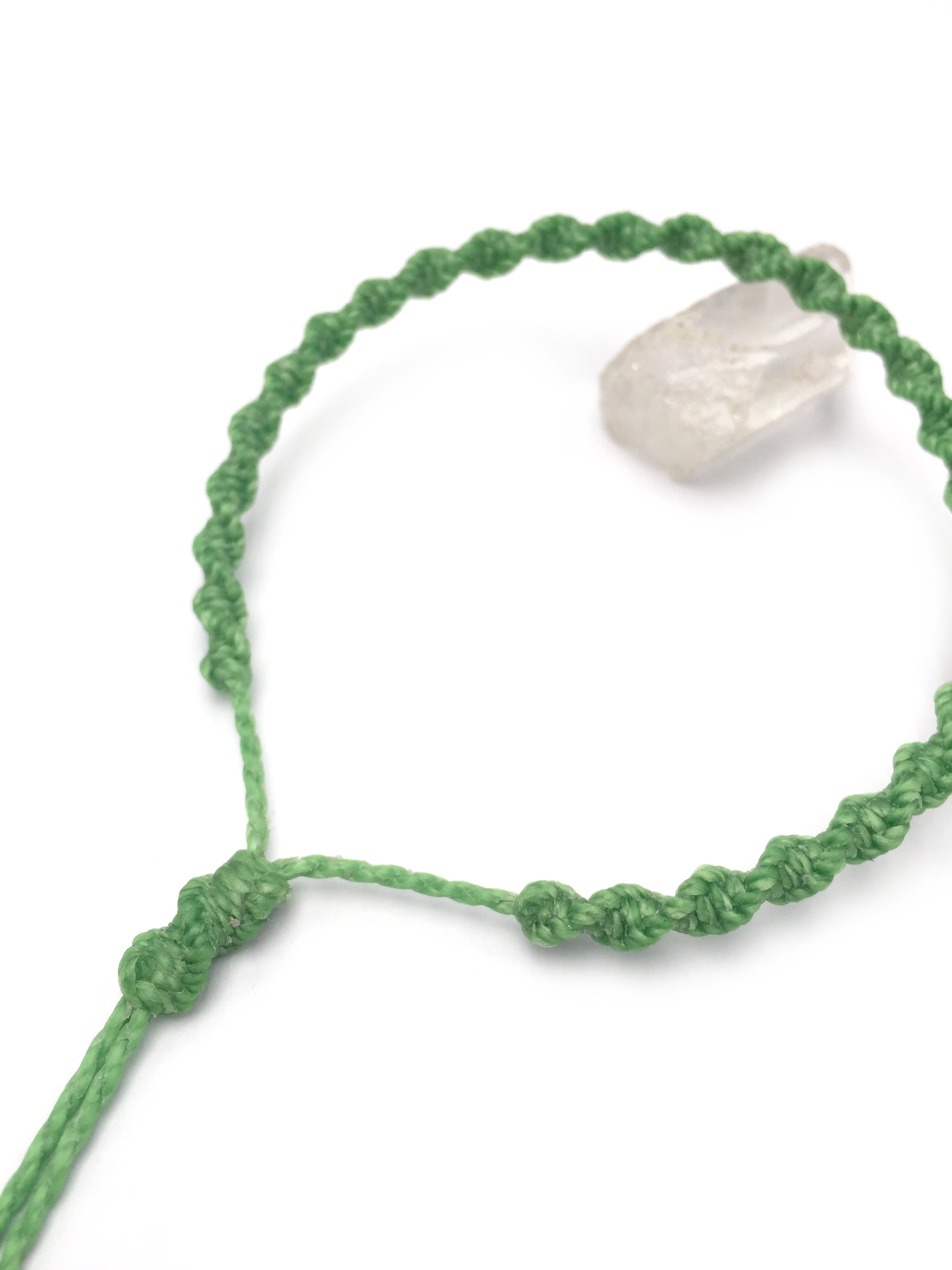 Bracelet Vert Pomme Clair Modèle Spirale Tissé Main Avec Du Fil Ciré. Ajustable & Résistant à l'eau.
