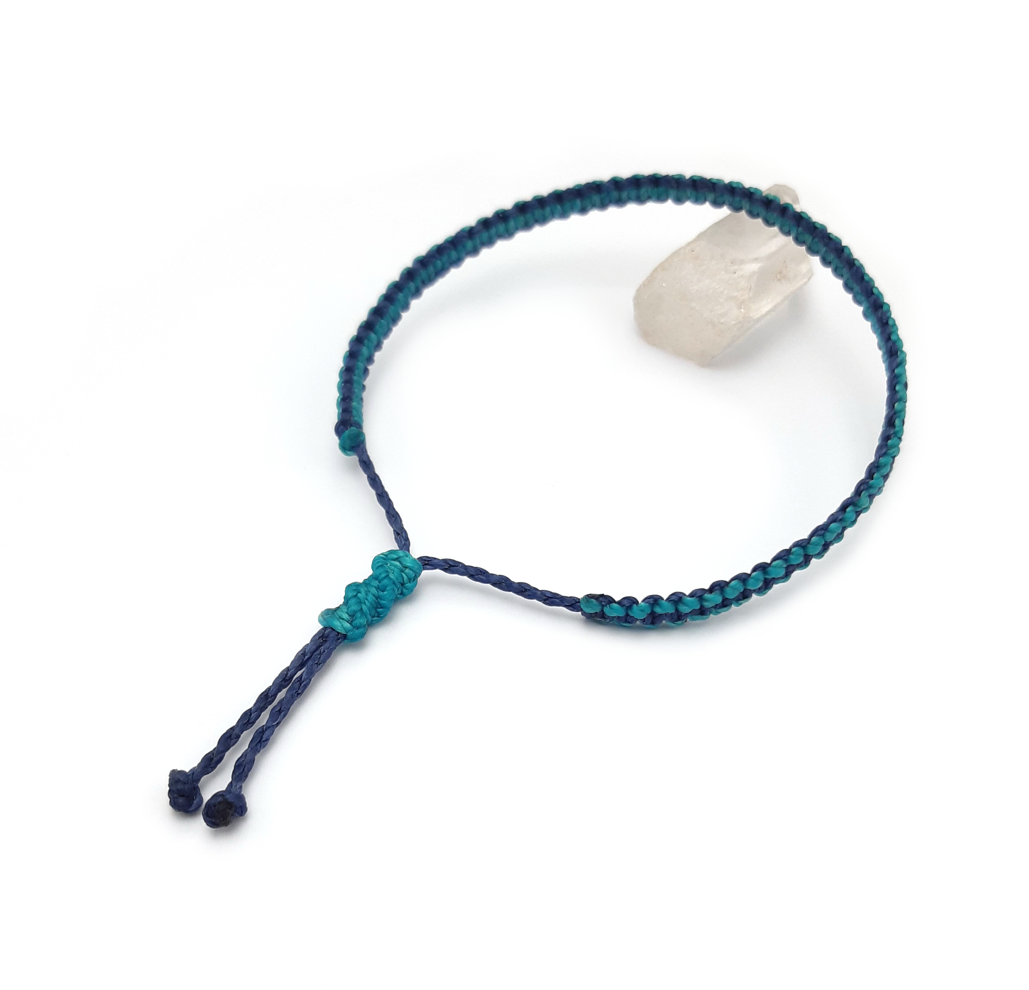 Bracelet Bleu Marine & Bleu Turquoise Modèle Fin Tissé Main Avec Du Fil Ciré. Ajustable & Résistant à l'eau.