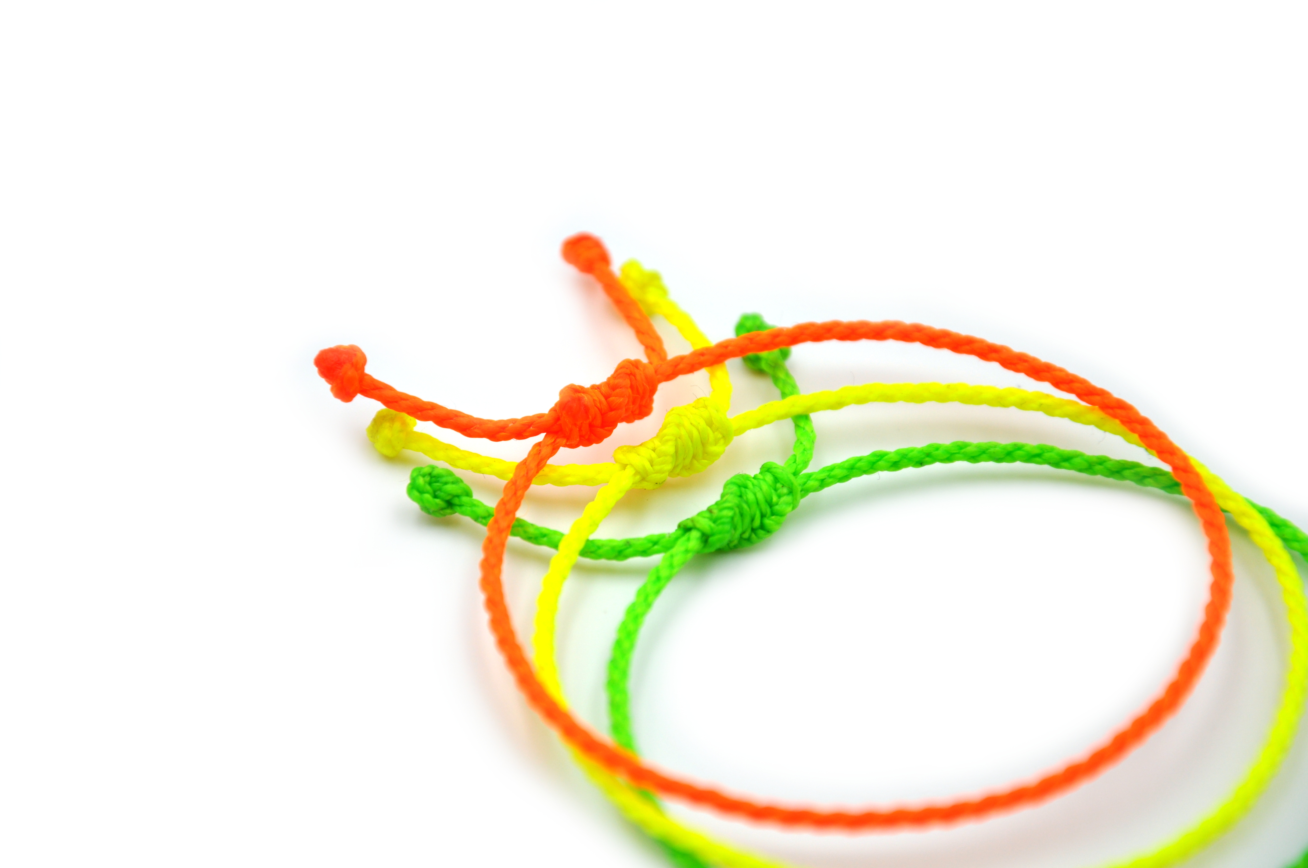 X3 Bracelets Mix Fluo Jaune Vert Orange Modèle Corde Tressés Main Avec Du Fil Ciré. Résistant à l' Eau & Ajustable Avec Un Nœud Coulissant.