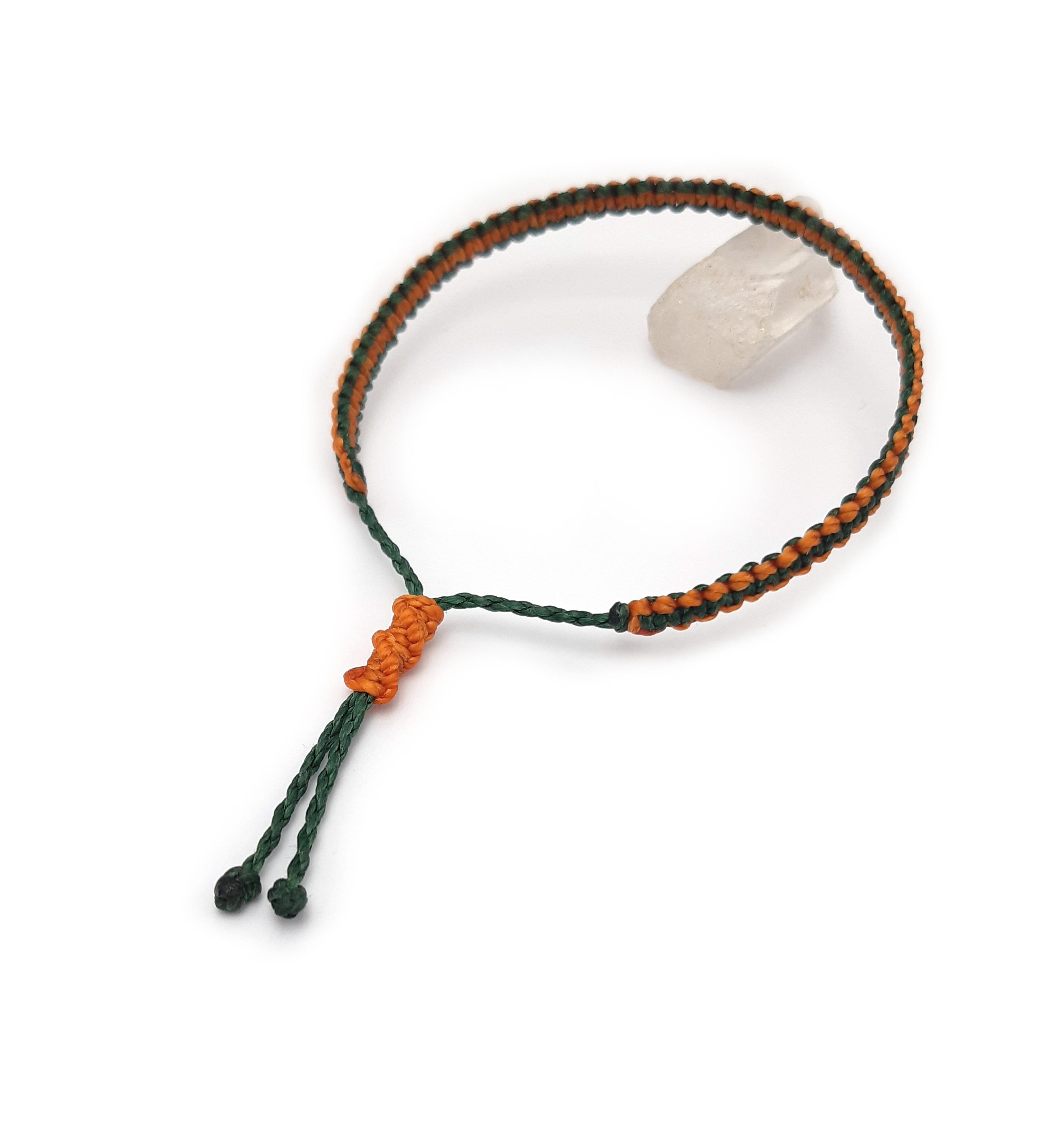 Bracelet Vert Foncé & Orange Modèle Fin Tissé Main Avec Du Fil Ciré. Ajustable & Résistant à l'eau.
