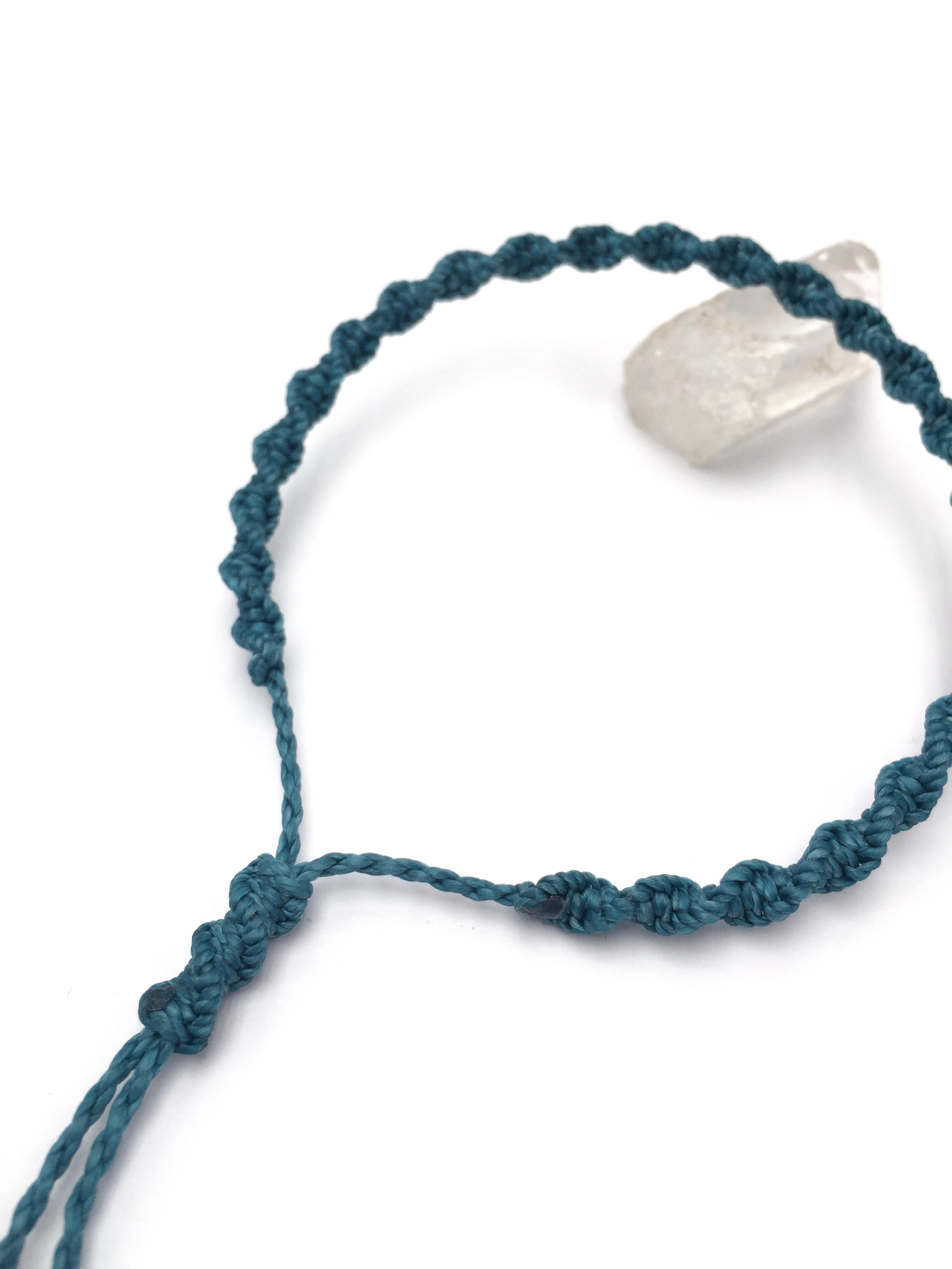 Bracelet Bleu Pétrole Modèle Spirale Tissé Main Avec Du Fil Ciré. Ajustable & Résistant à l'eau.