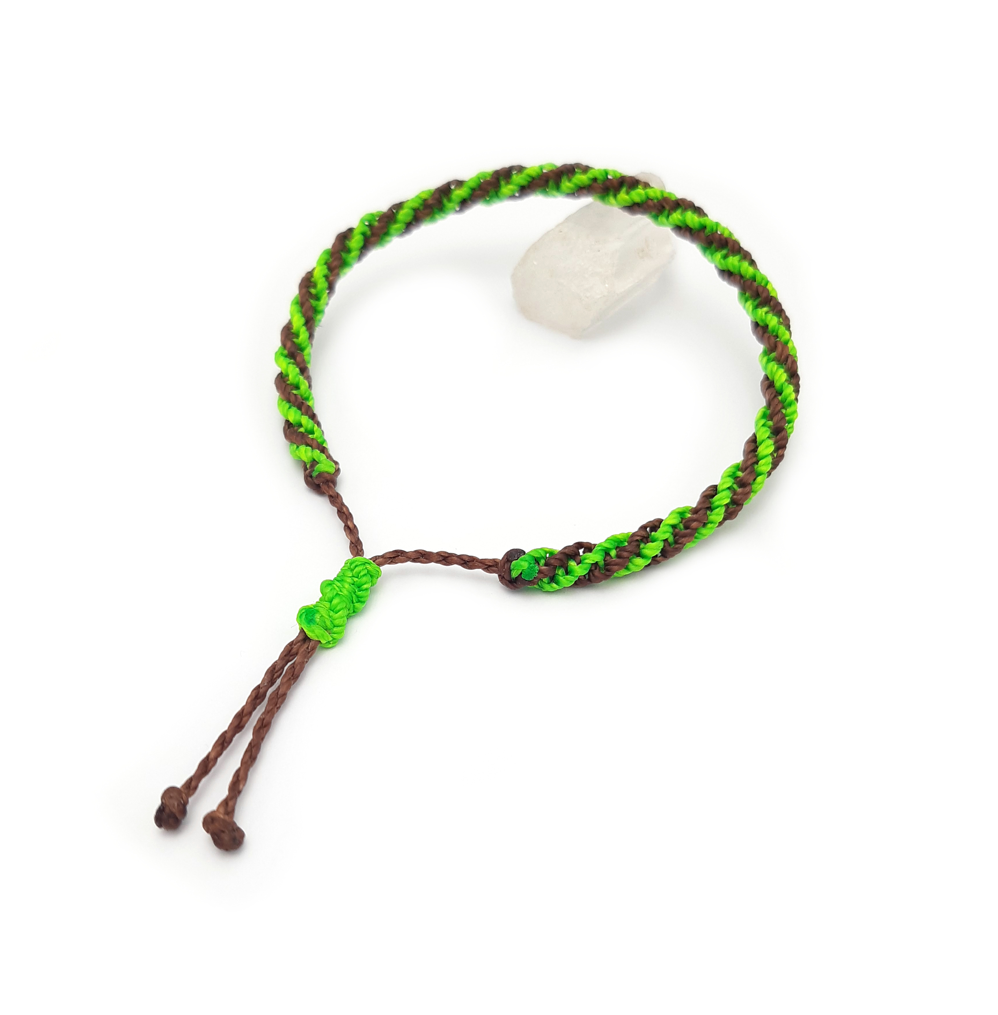 Bracelet Marron Foncé & Vert Fluo Modèle Double Spirale Tissé Main Avec Du Fil Ciré. Ajustable & Résistant à l'eau.