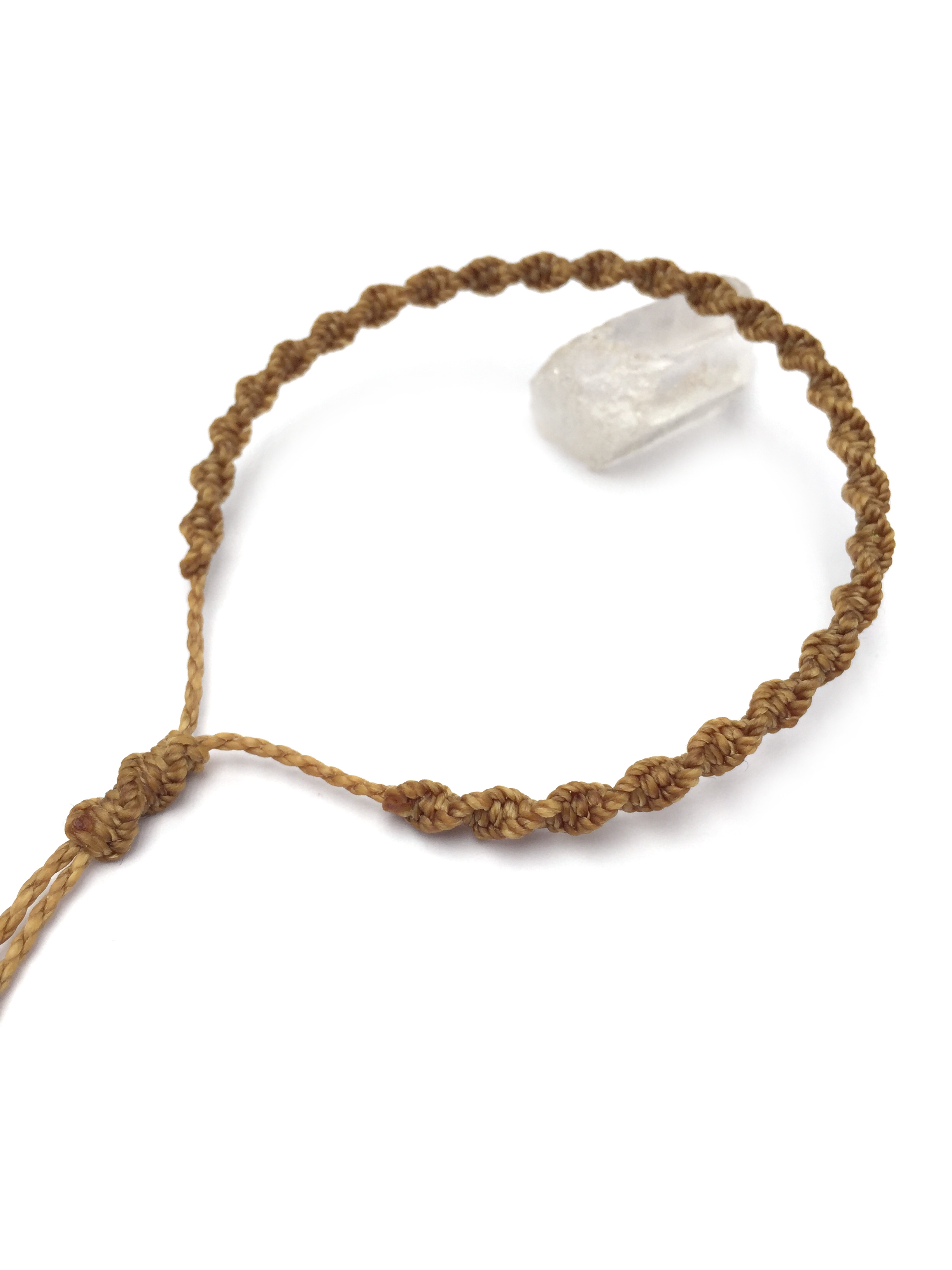 Bracelet Marron Clair Modèle Spirale Tissé Main Avec Du Fil Ciré. Ajustable & Résistant à l'eau.