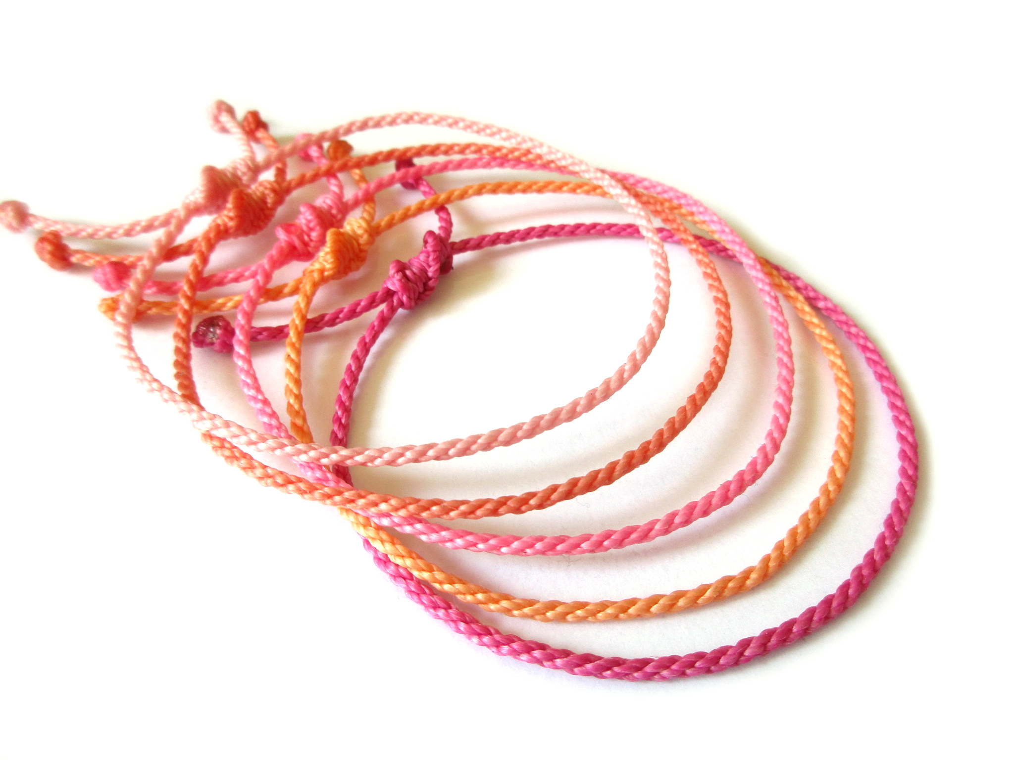 X5 Bracelets Mix Rose & Corail Modèle Corde Tressé Main Avec Du Fil Ciré. Résistant à l' Eau & Ajustable Avec Un Nœud Coulissant.