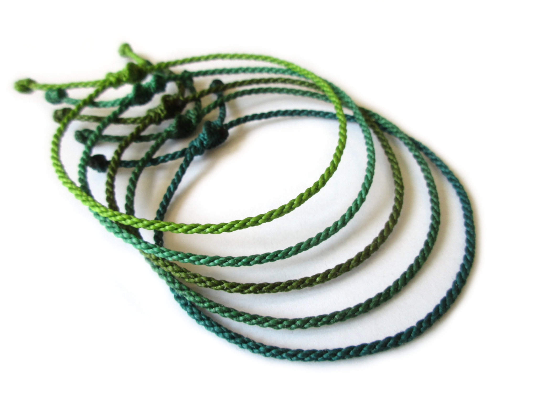 X5 Bracelets Mix Vert Modèle Corde Tressé Main Avec Du Fil Ciré. Résistant à l' Eau & Ajustable Avec Un Nœud Coulissant.
