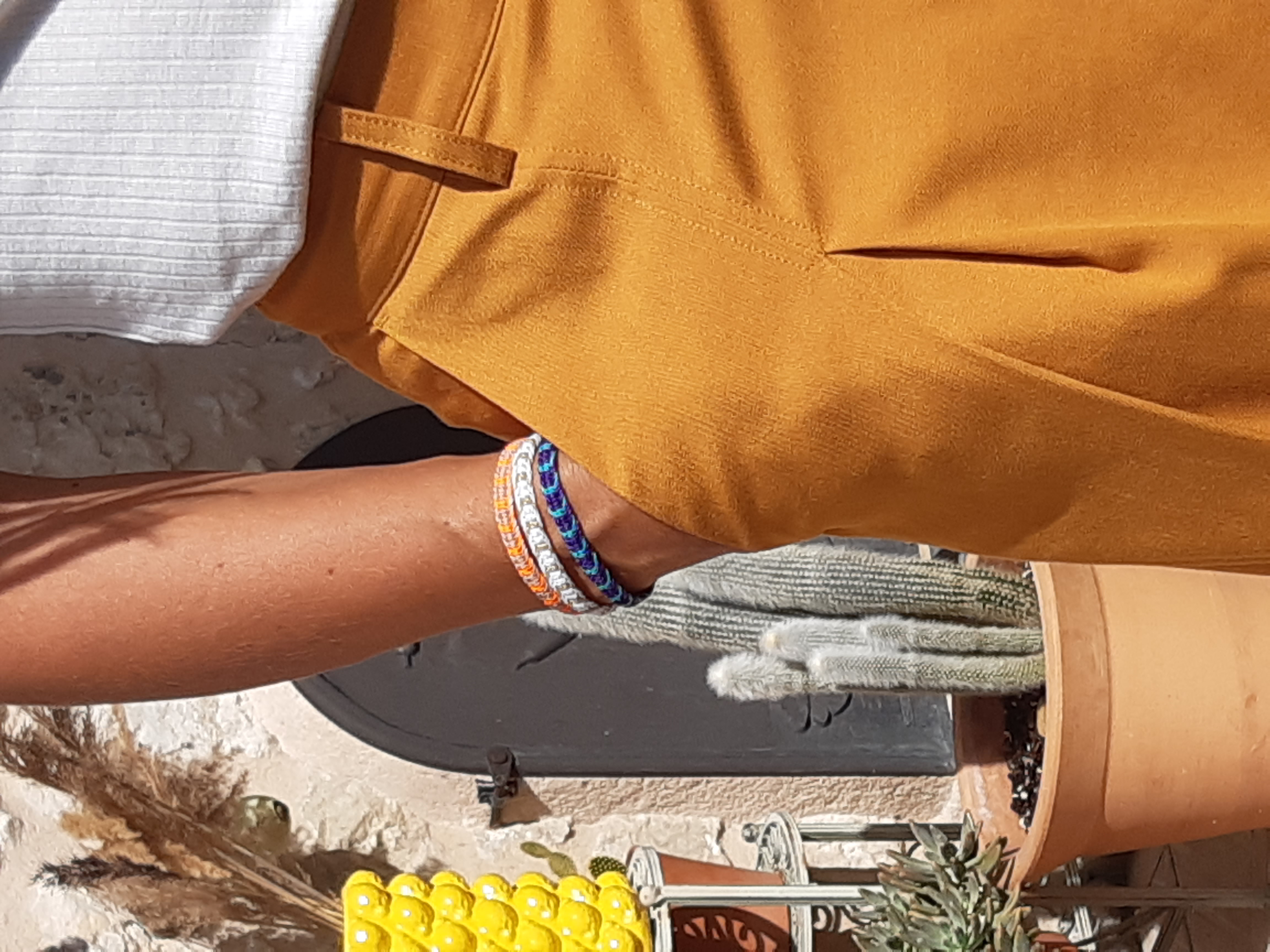  Bracelet Doré & Noir Modèle Plat Tissé Main Avec du Fil Ciré. Ajustable & Résistant à l'eau. 