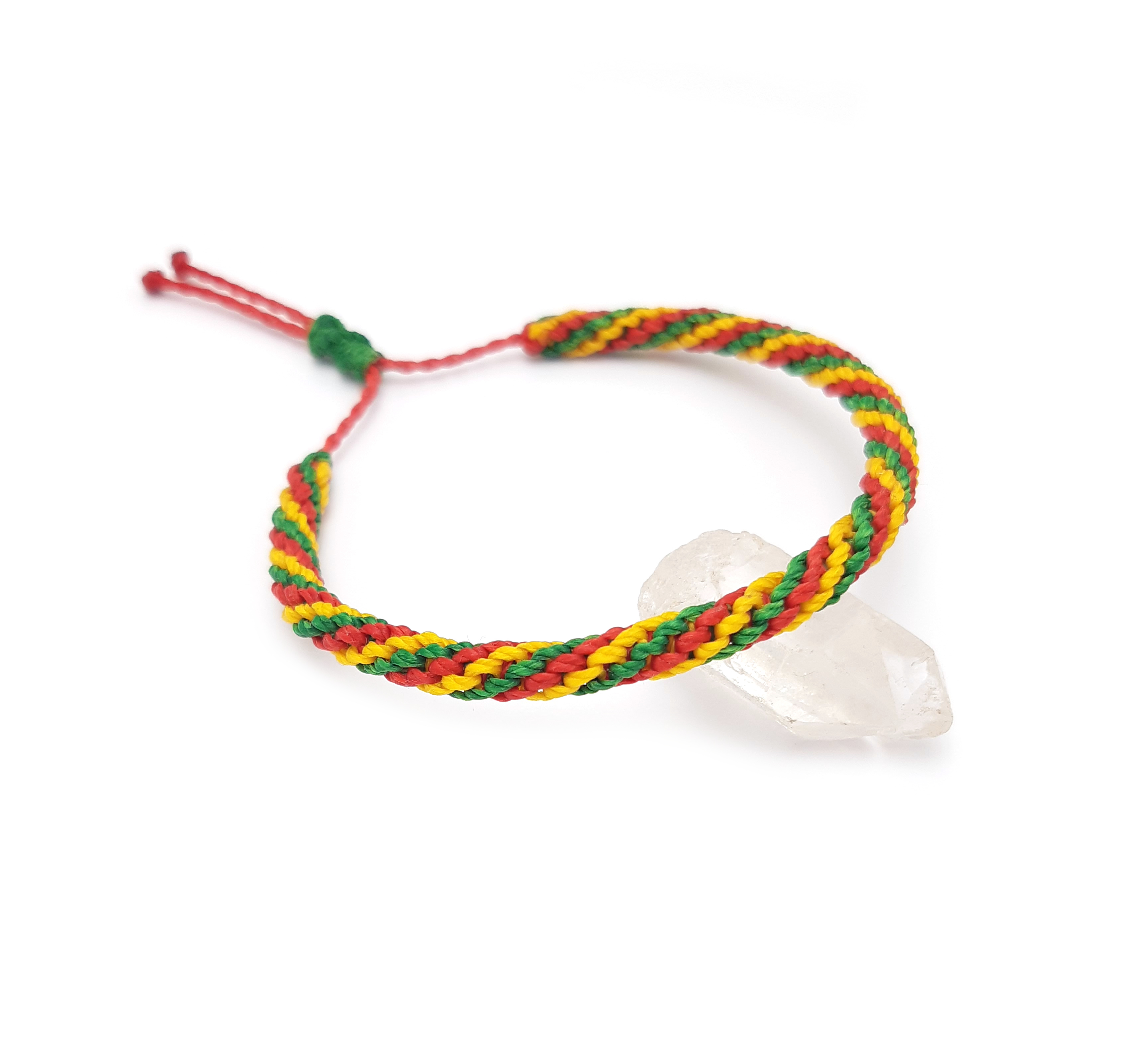 Bracelet Vert Jaune & Rouge Modèle Triple Spirale Tissé Main Avec Du Fil Ciré. Couleur Drapeau Cameroun Bolivie Lituanie Ghana Mali.