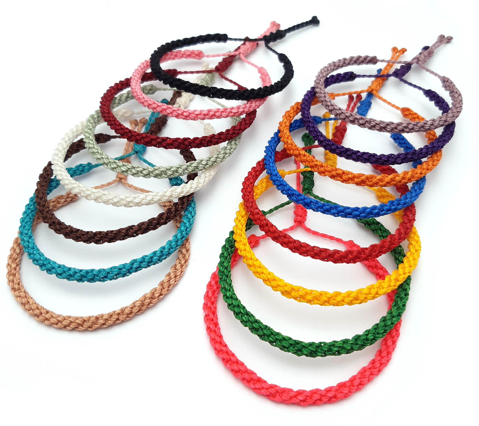 Bracelet Vert Modèle Double Spirale Tissé Main Avec Du Fil Ciré. Ajustable & Résistant à l'eau.