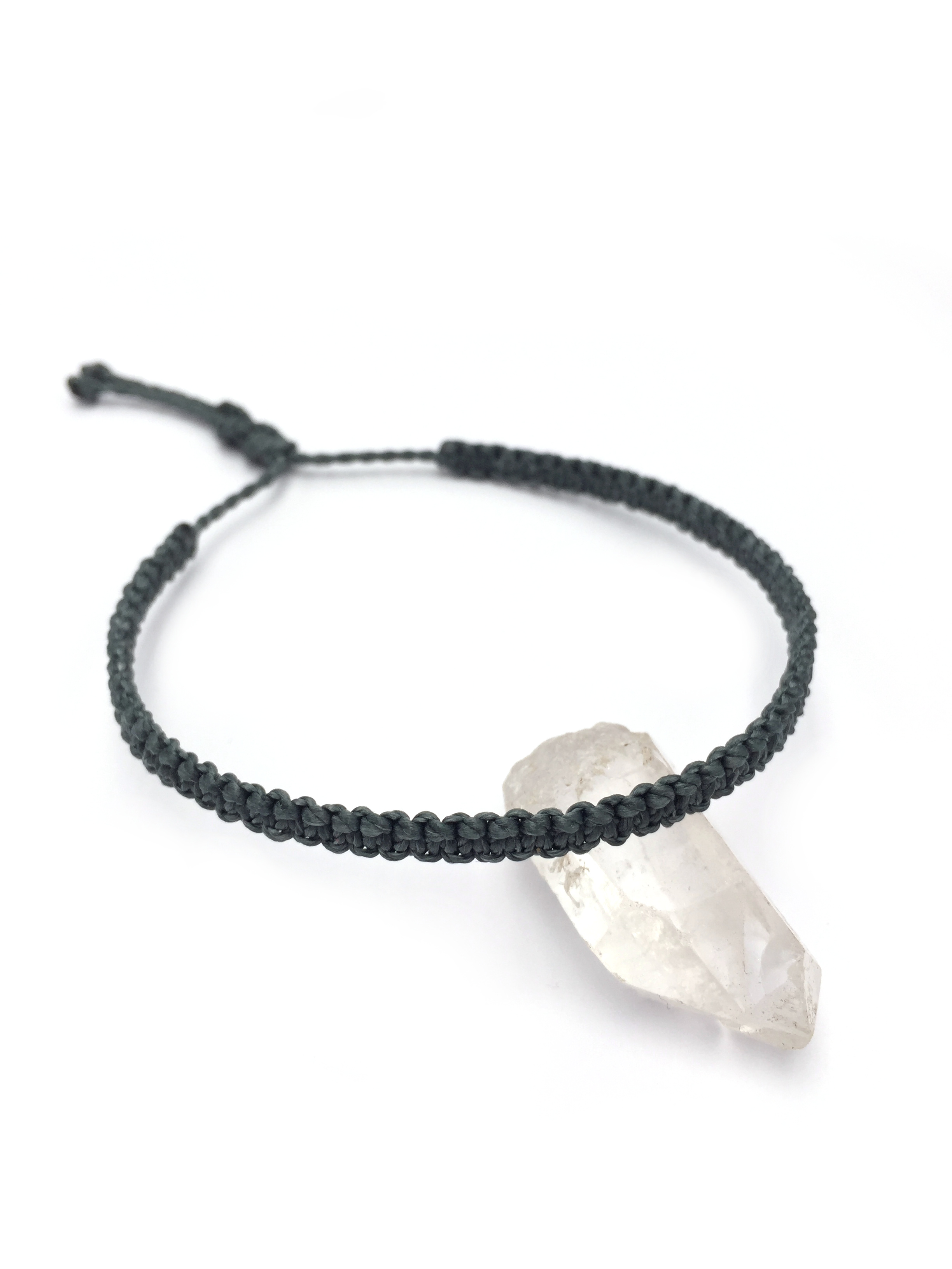 Bracelet Gris Anthracite Modèle Fin Tissé Main Avec Du Fil Ciré. Ajustable & Résistant à l'eau.