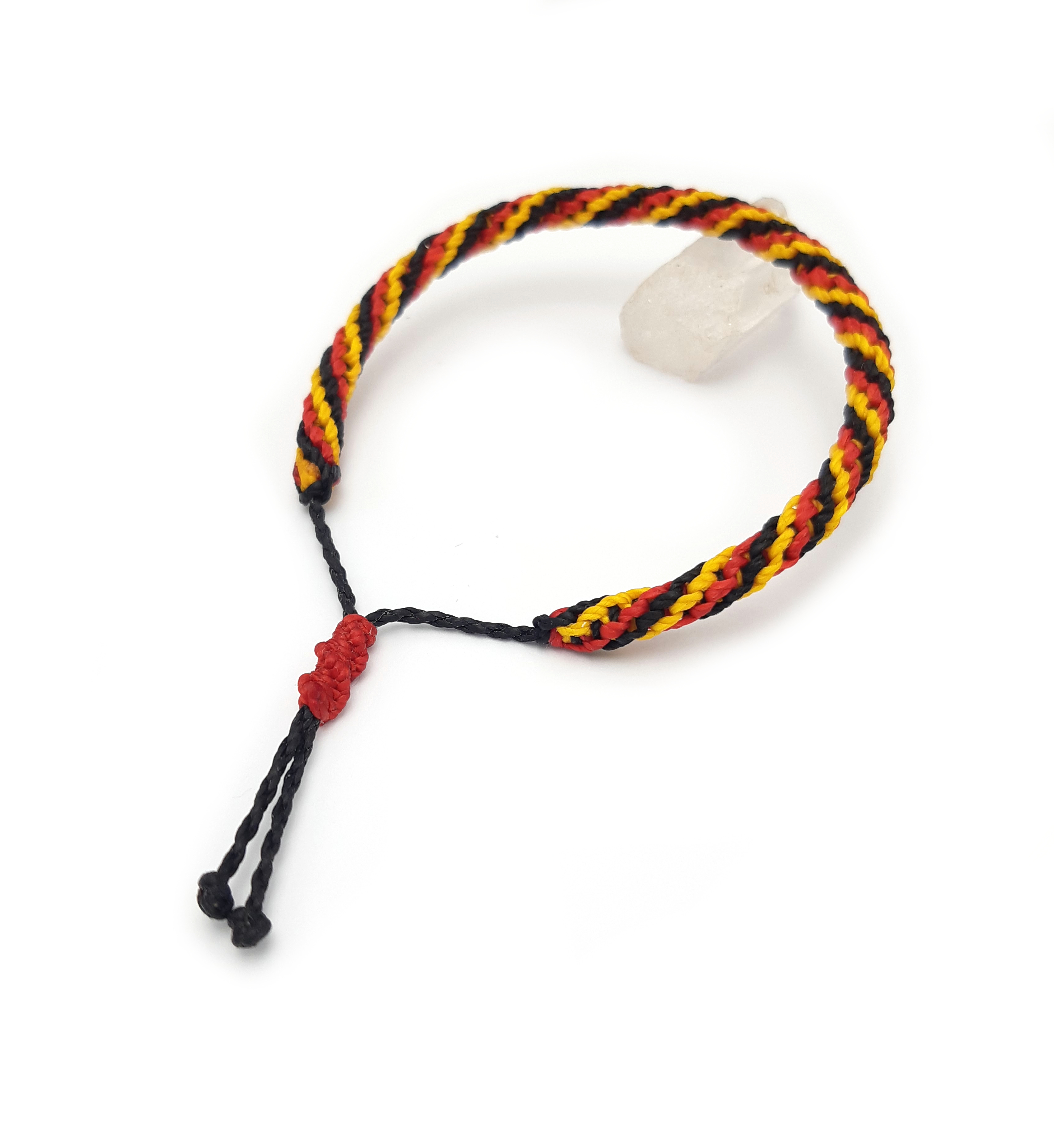 Bracelet Rouge Jaune & Noir Modèle Triple Spirale Tissé Main Avec Du Fil Ciré. Couleur Drapeau Allemagne Belgique.