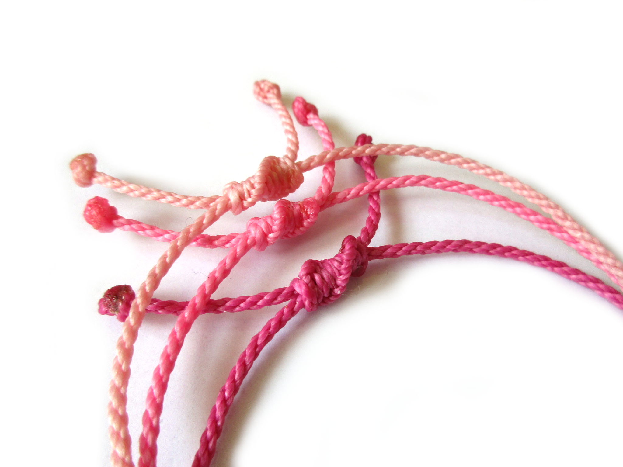 X3 Bracelets Mix Rose Modèle Corde Tressé Main Avec Du Fil Ciré. Résistant à l' Eau & Ajustable Avec Un Nœud Coulissant.