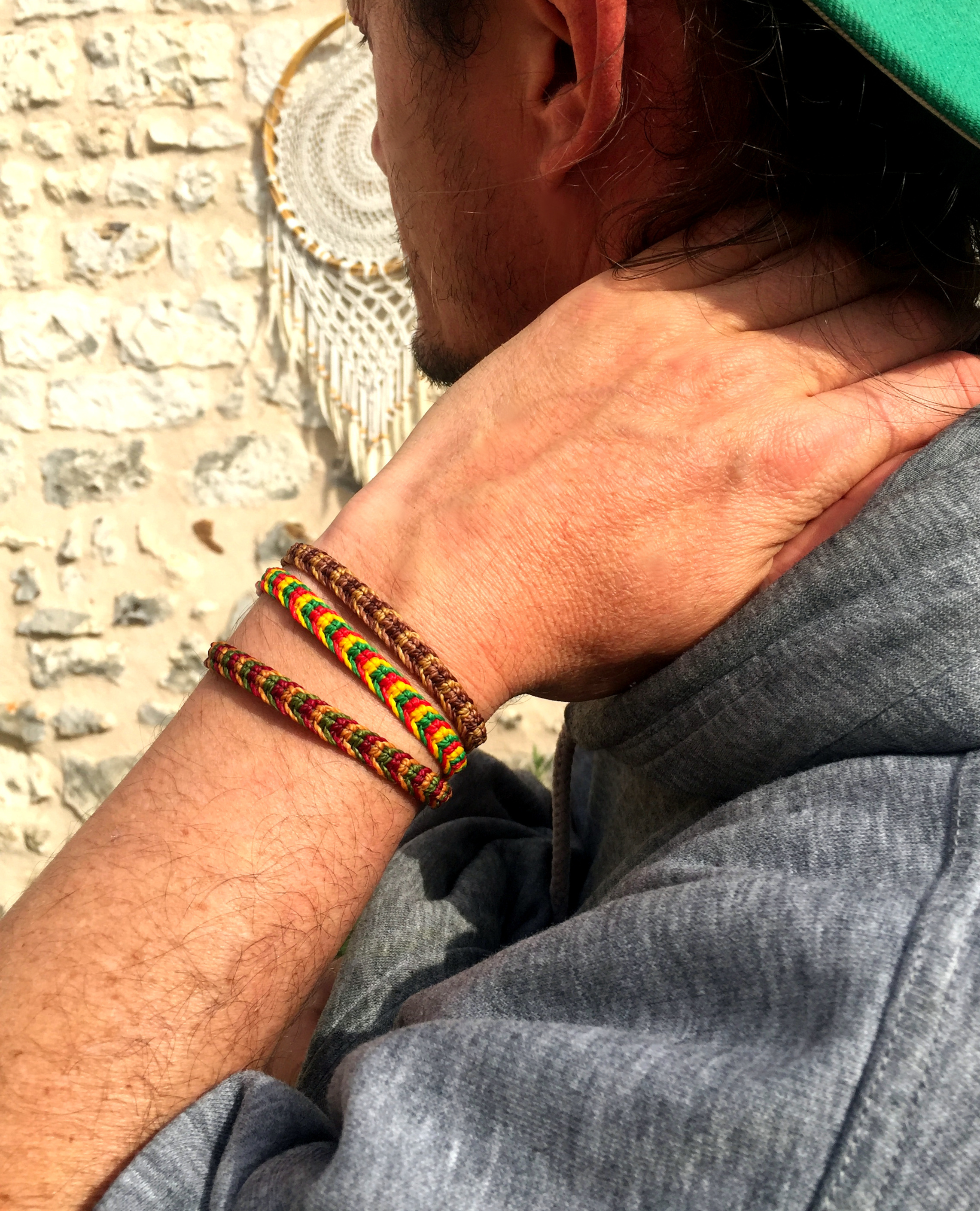  Bracelet Vert (3 Tons) Modèle Plat Tissé Main Avec Du Fil Ciré. Ajustable & Résistant à l'eau.