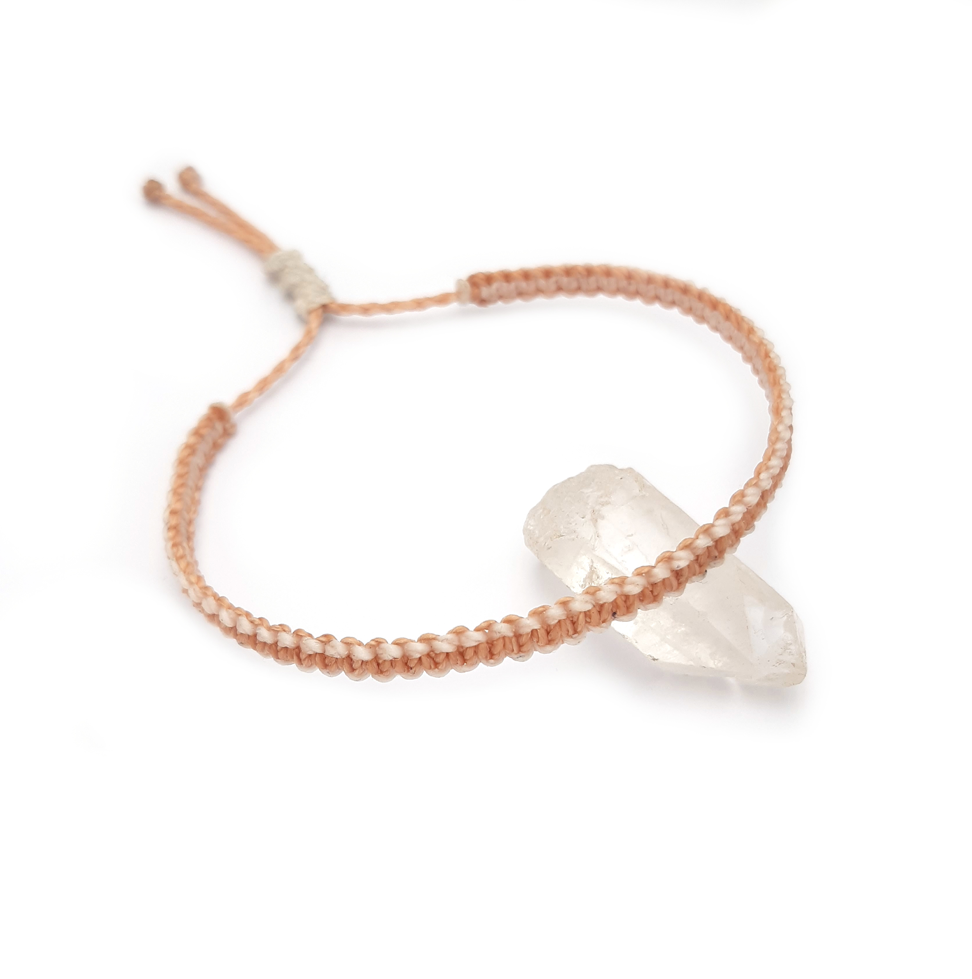 Bracelet Beige & Blanc Modèle Fin Tissé Main Avec Du Fil Ciré. Ajustable & Résistant à l'eau.