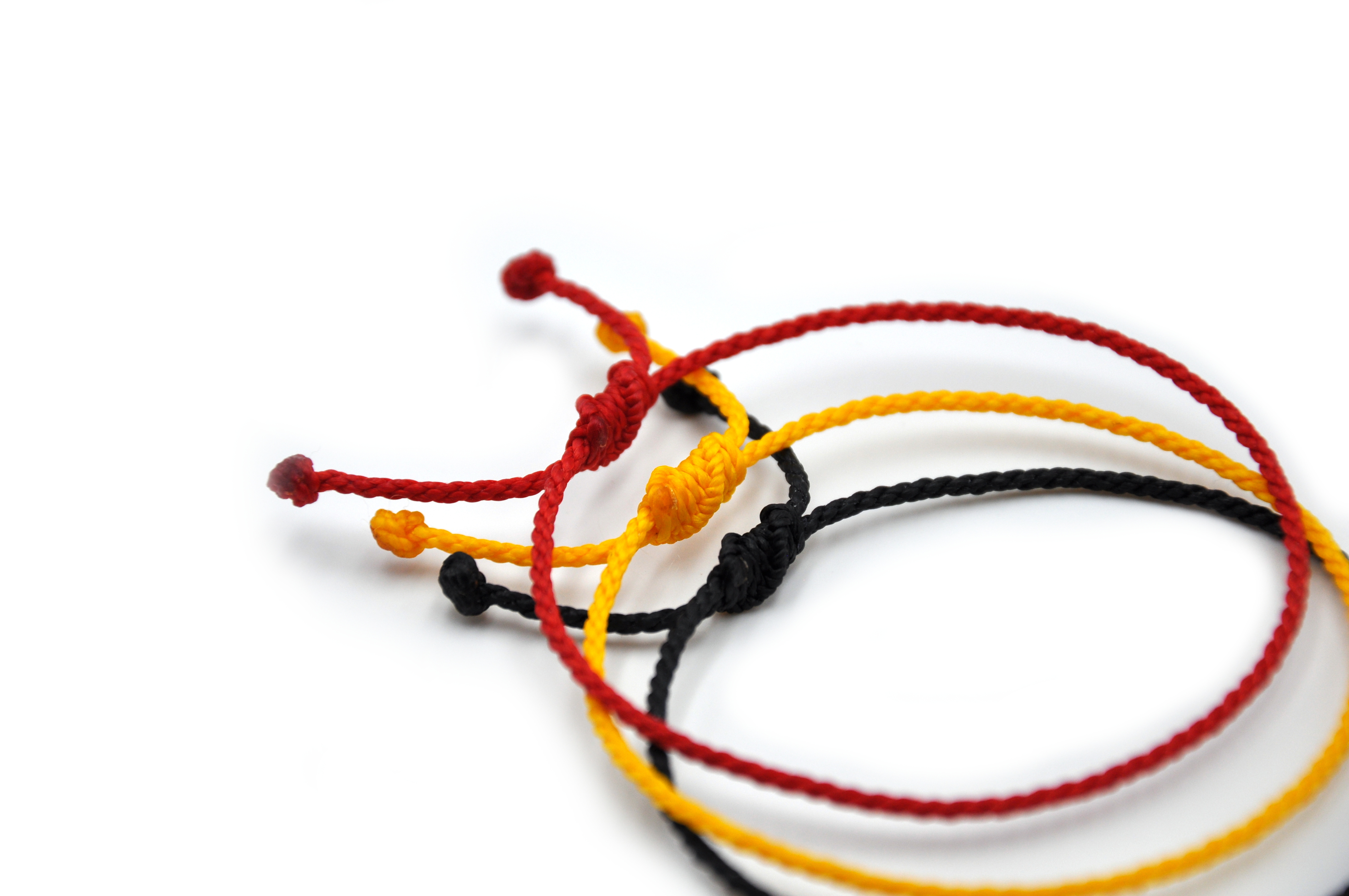 X3 Bracelets Mix Rouge Jaune & Noir Modèle Corde Tressé Main Avec Du Fil Ciré. Résistant à l' Eau & Ajustable. Couleur Drapeaux Allemagne Belgique.