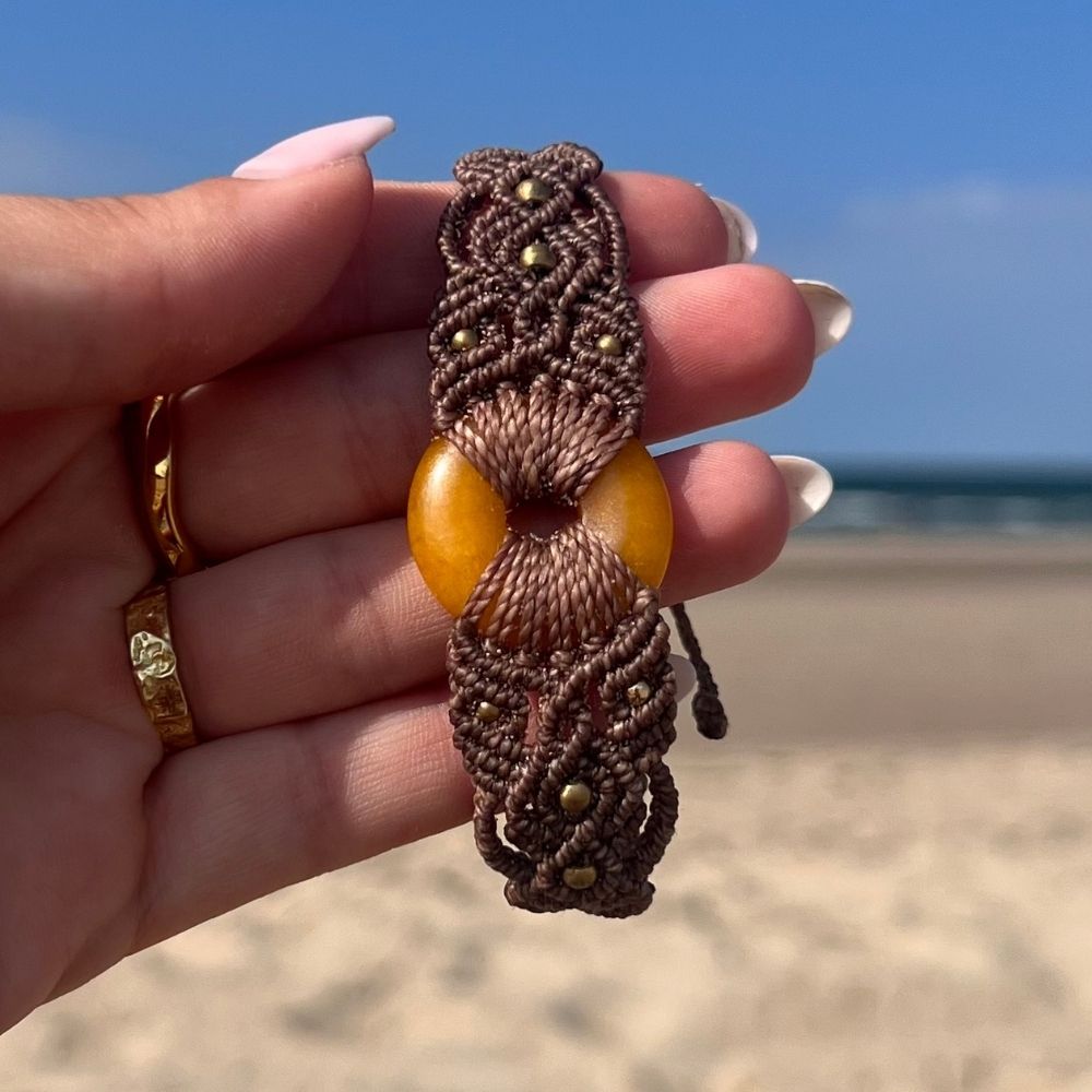 Makramee-Armband mit Donut Edelstein