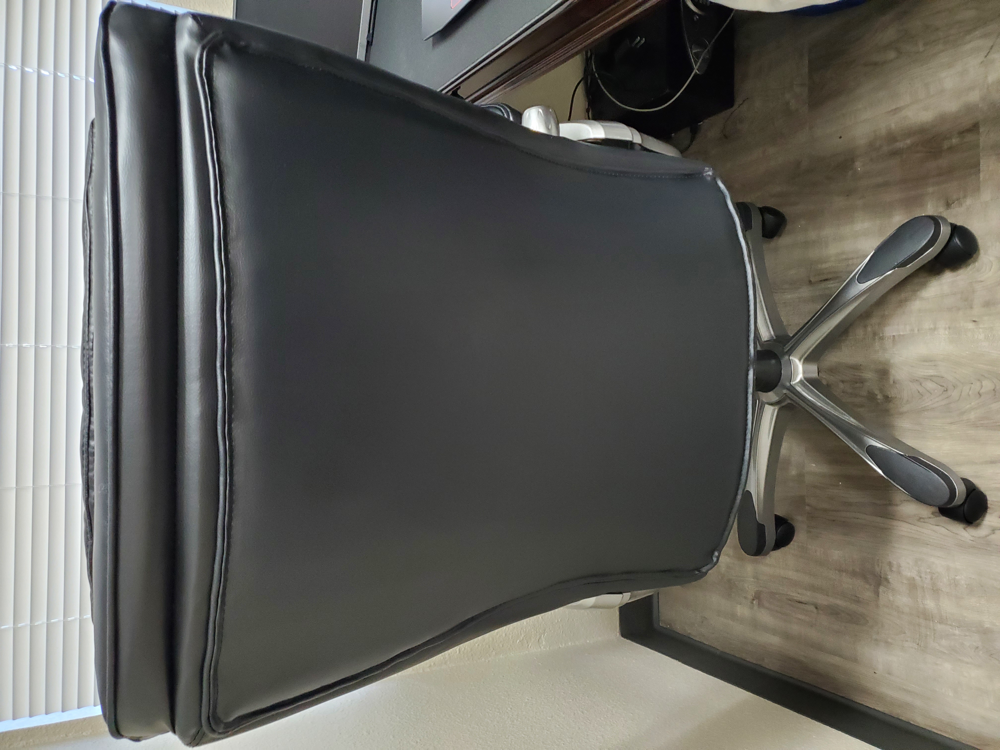 MCQ High Back Big and Tall Home Executive Office Chair with Padded Armrests