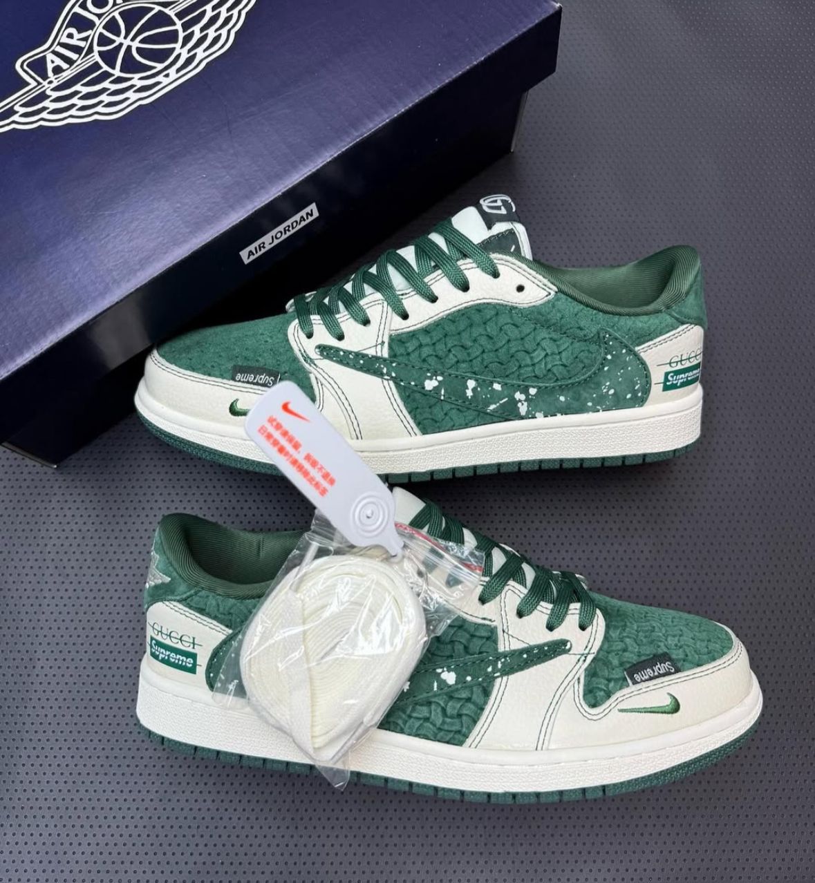Nike Air Jordan 1 Low OG Supreme Green