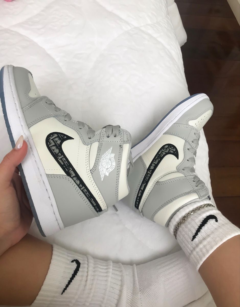 Air Jordan 1 Mid OG 'Dior'