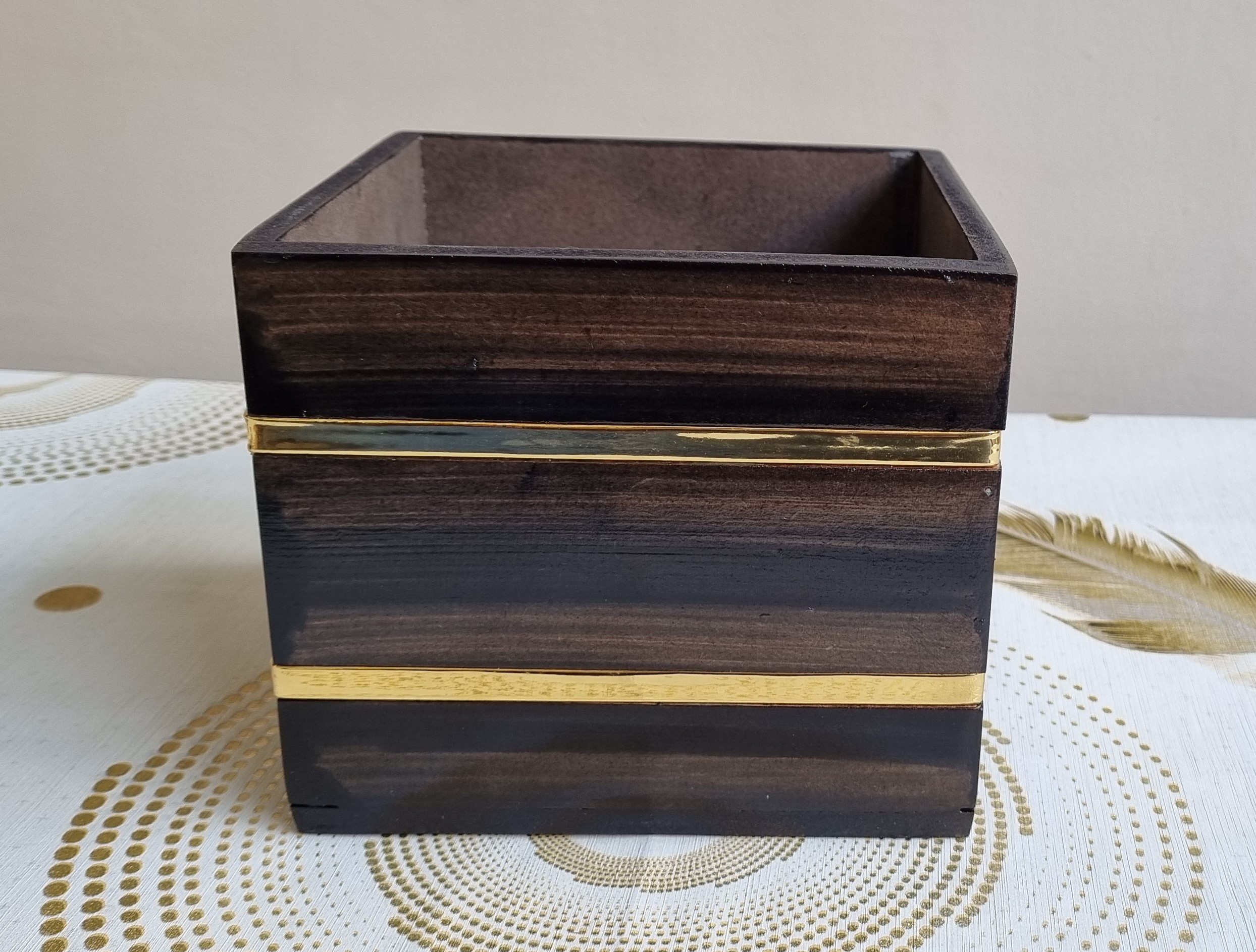 Size 6inch x 6inch double golden pati