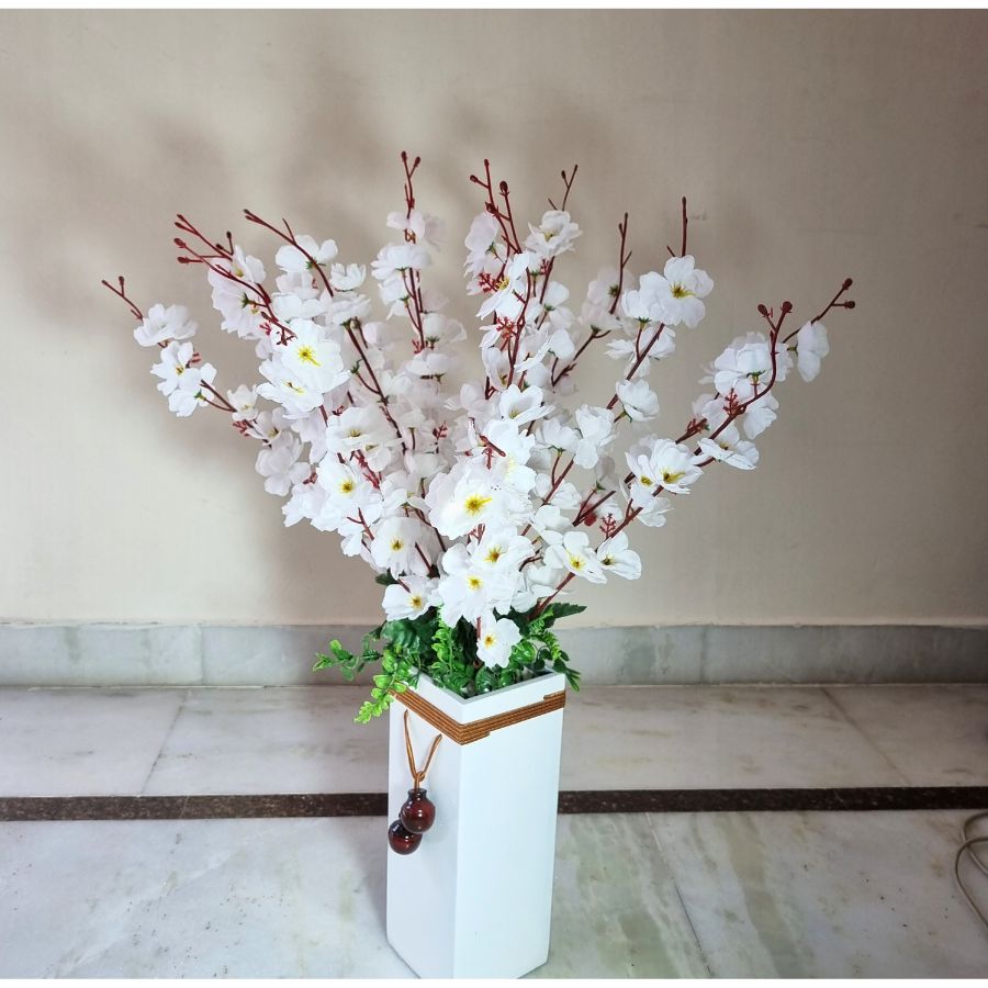 WHITE 12 INCH POT WITHOUT FLOWER