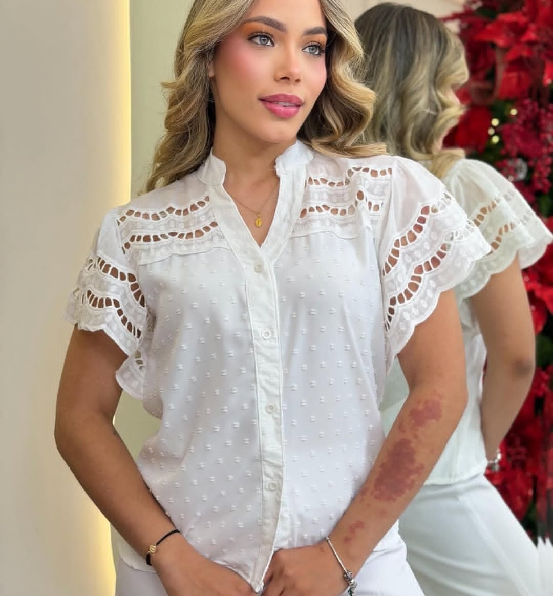 Blusa blanca de manga corta